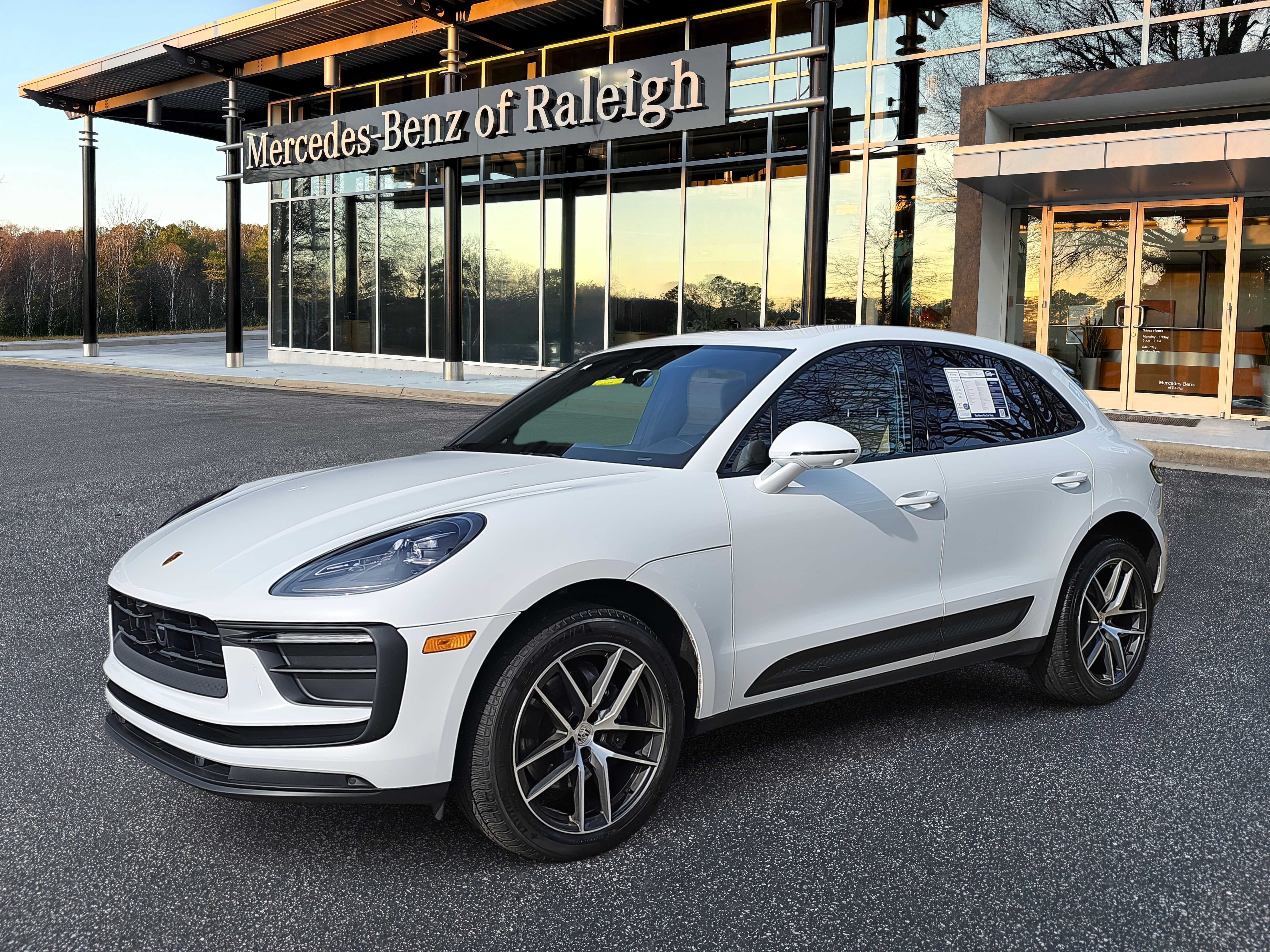 2024 Porsche Macan Base