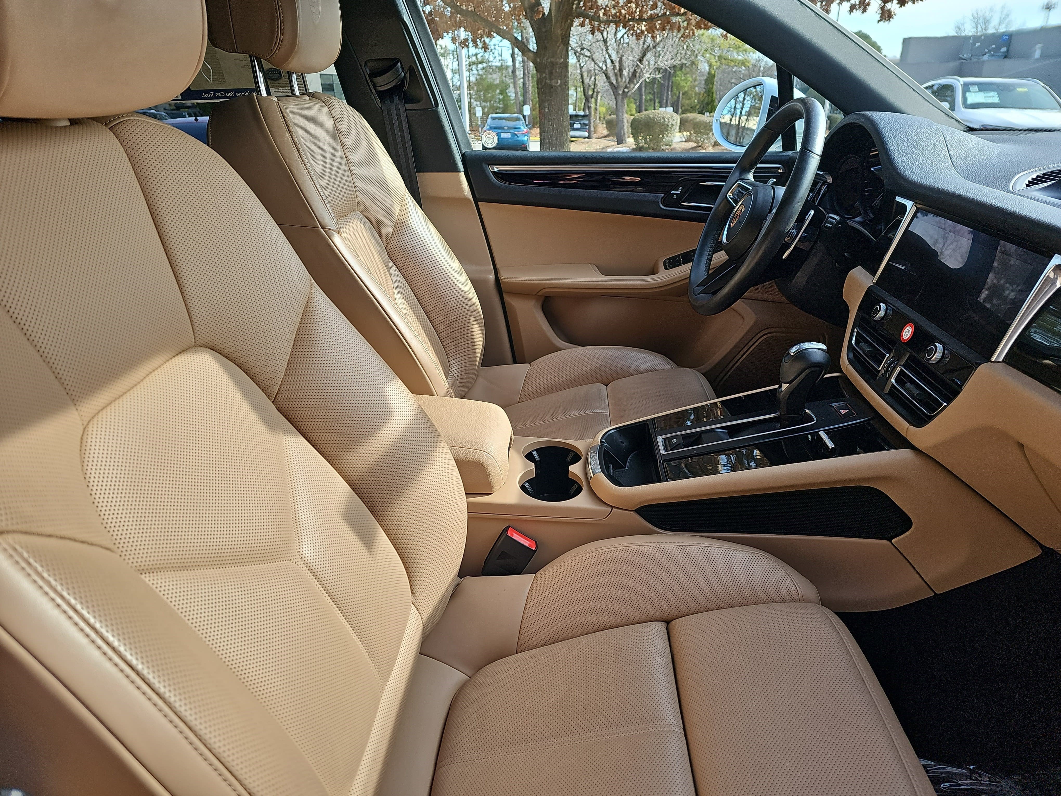 2024 Porsche Macan Base