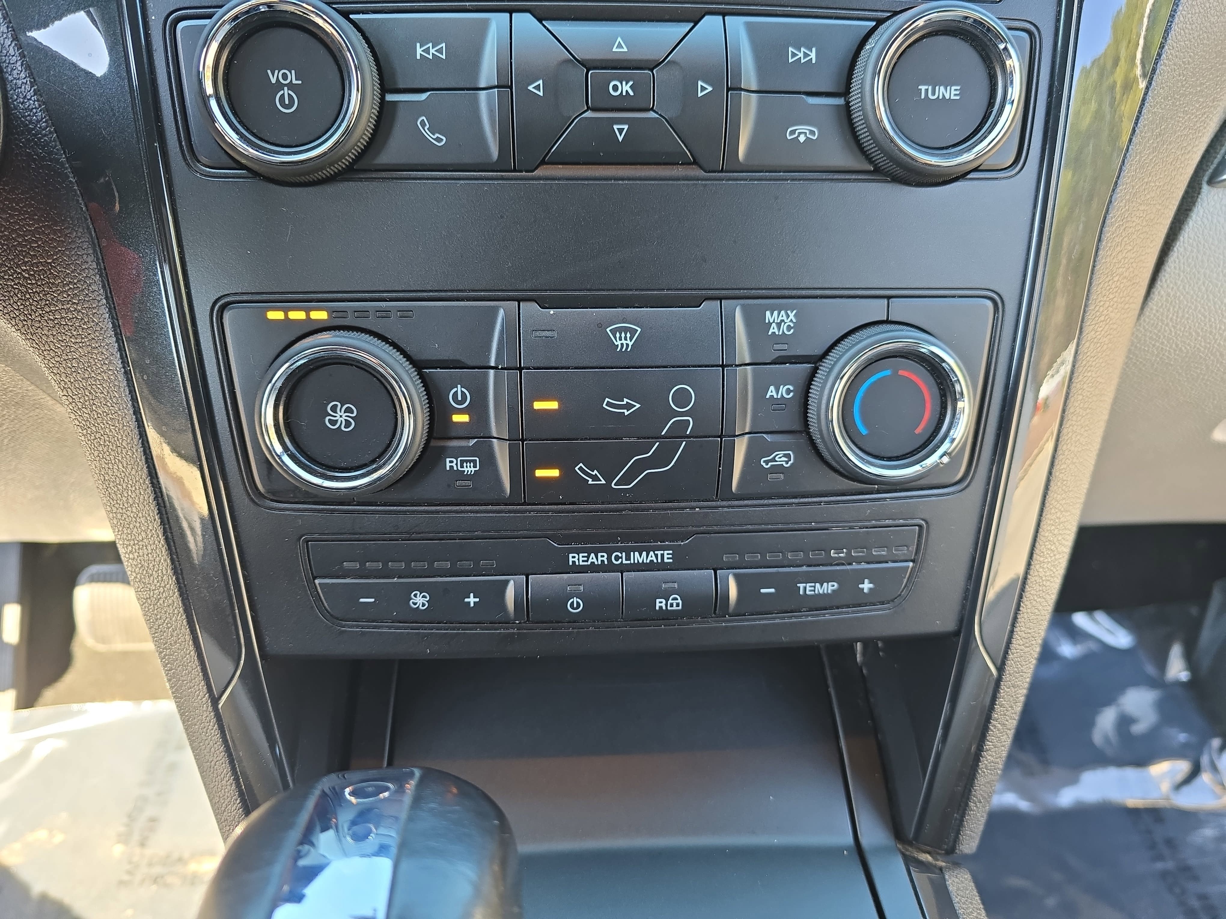 2018 Ford Explorer Base