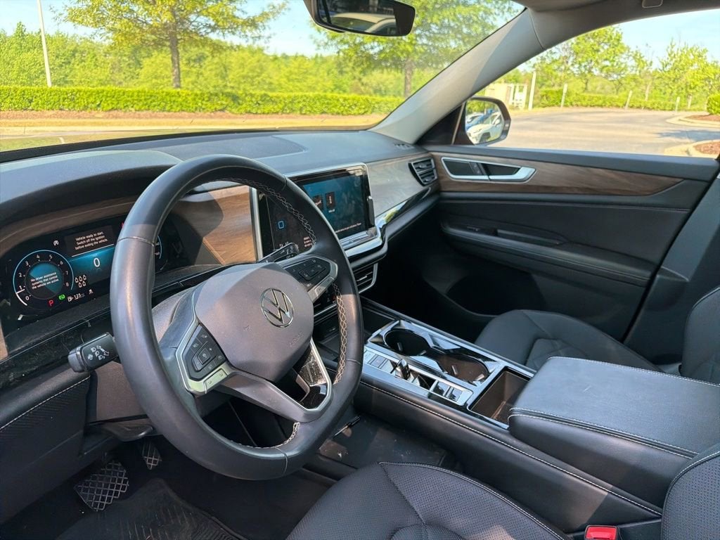 2024 Volkswagen Atlas 2.0T SE w/Technology