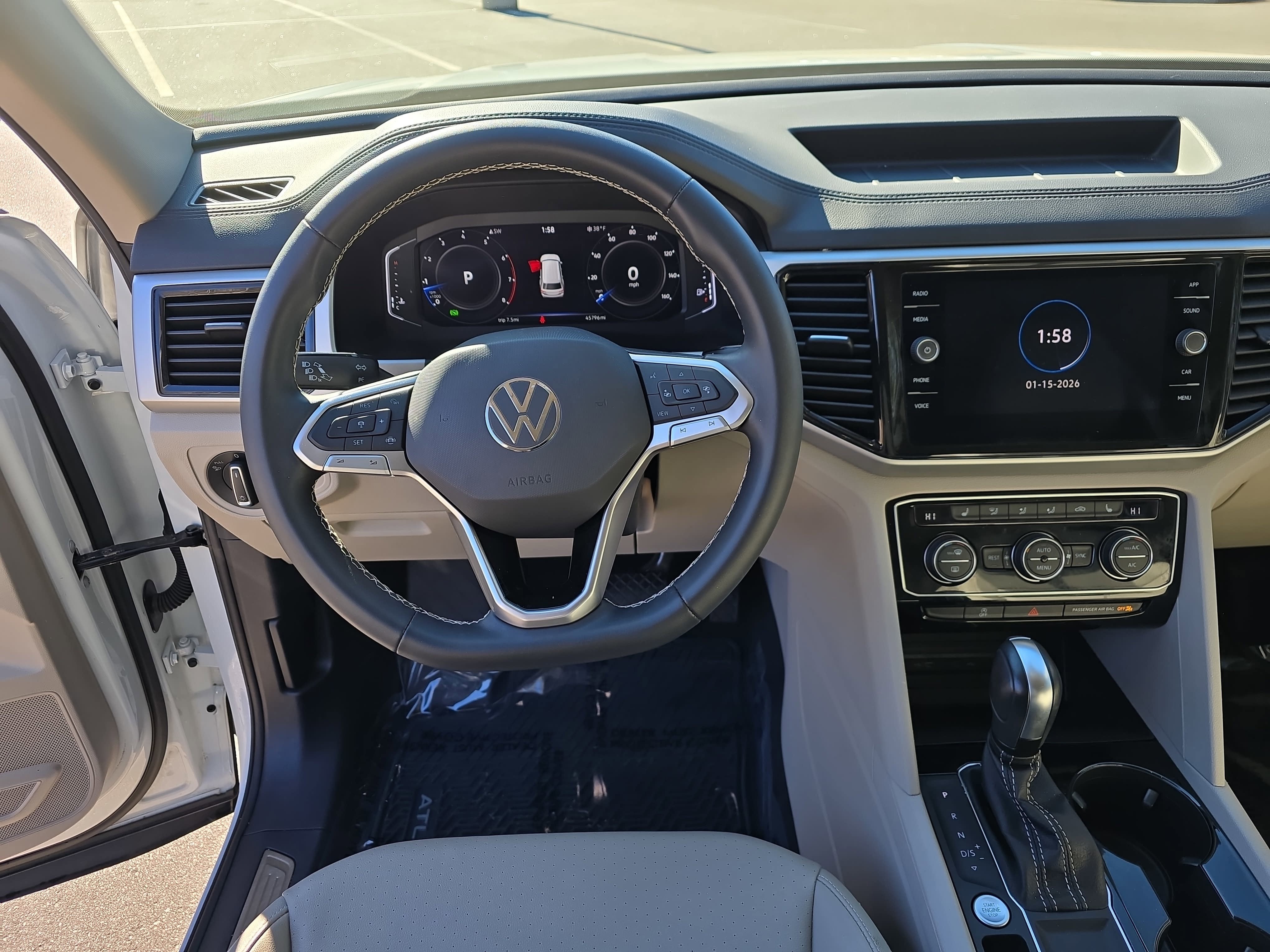 2023 Volkswagen Atlas 3.6L V6 SE w/Technology