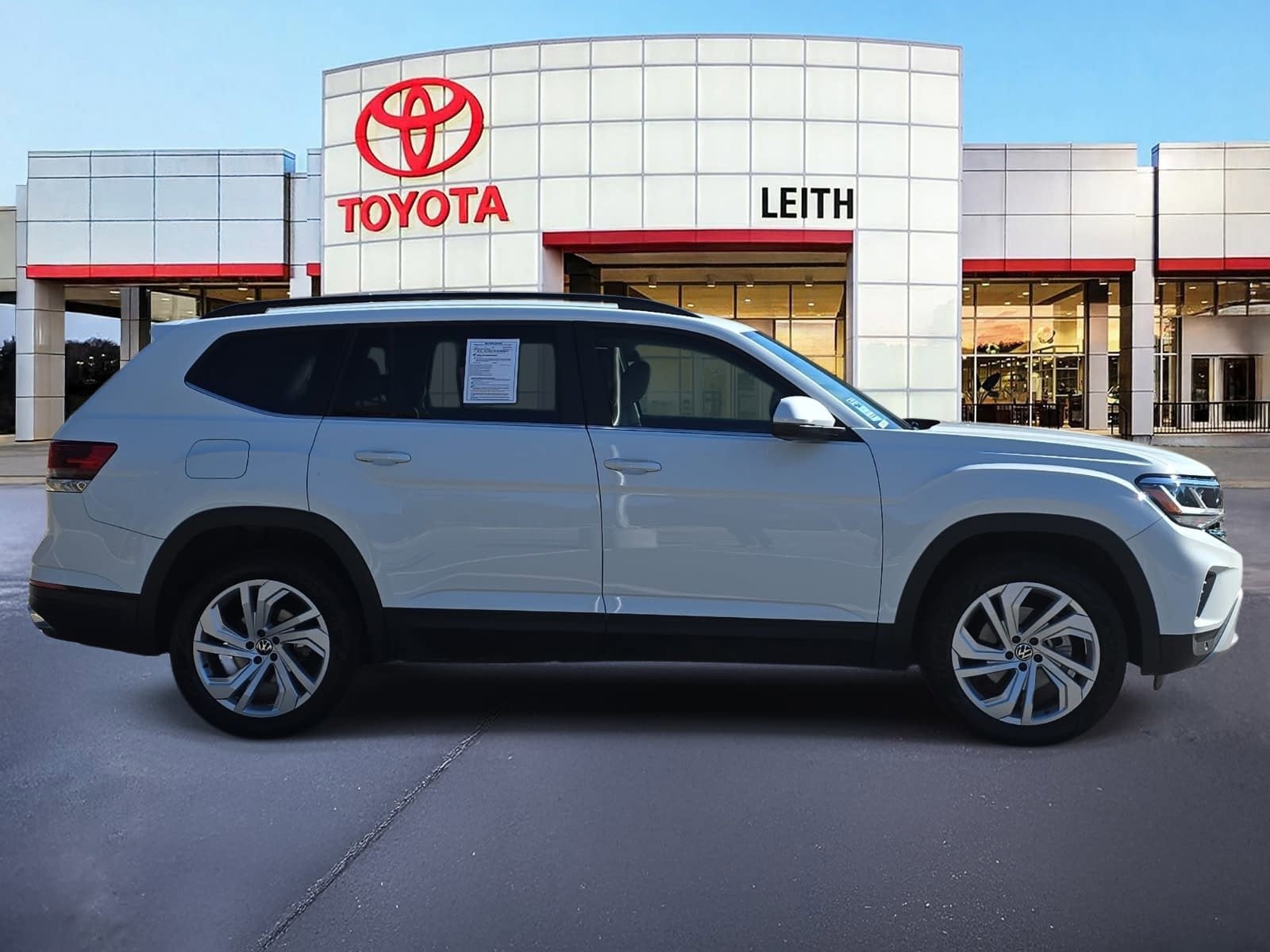 2023 Volkswagen Atlas 3.6L V6 SE w/Technology