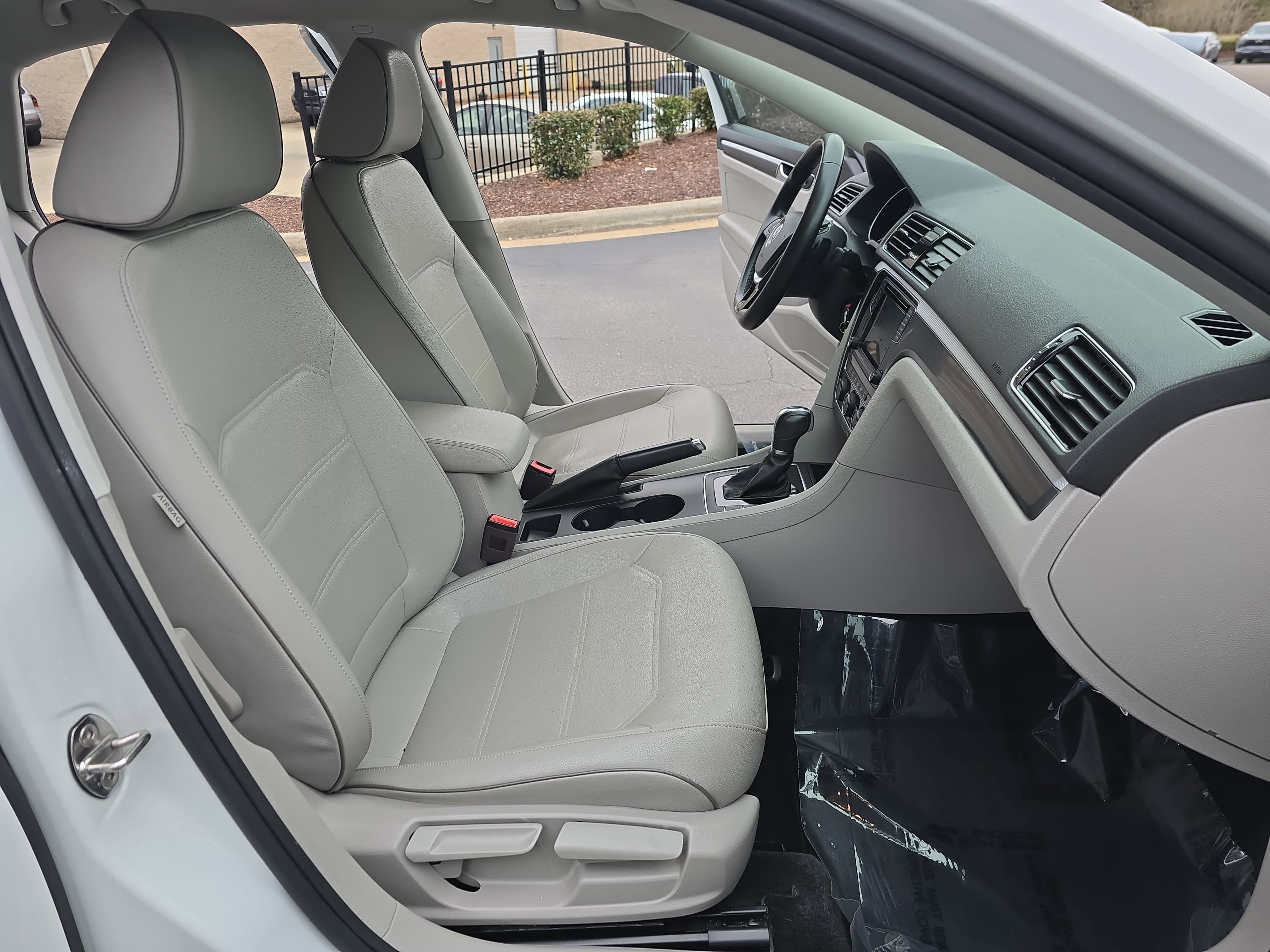 2018 Volkswagen Passat R-Line