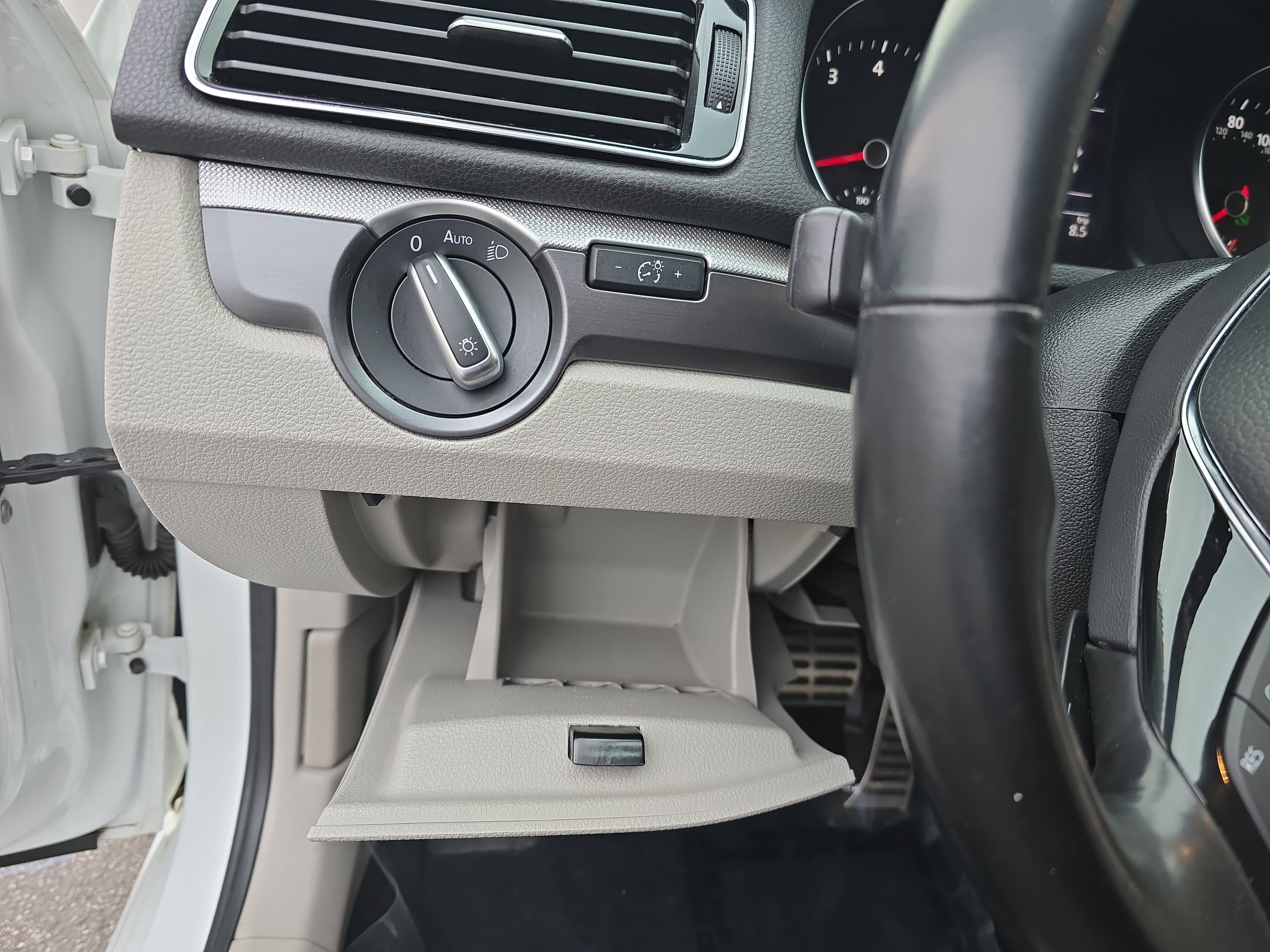 2018 Volkswagen Passat R-Line