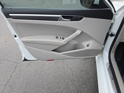 2018 Volkswagen Passat R-Line