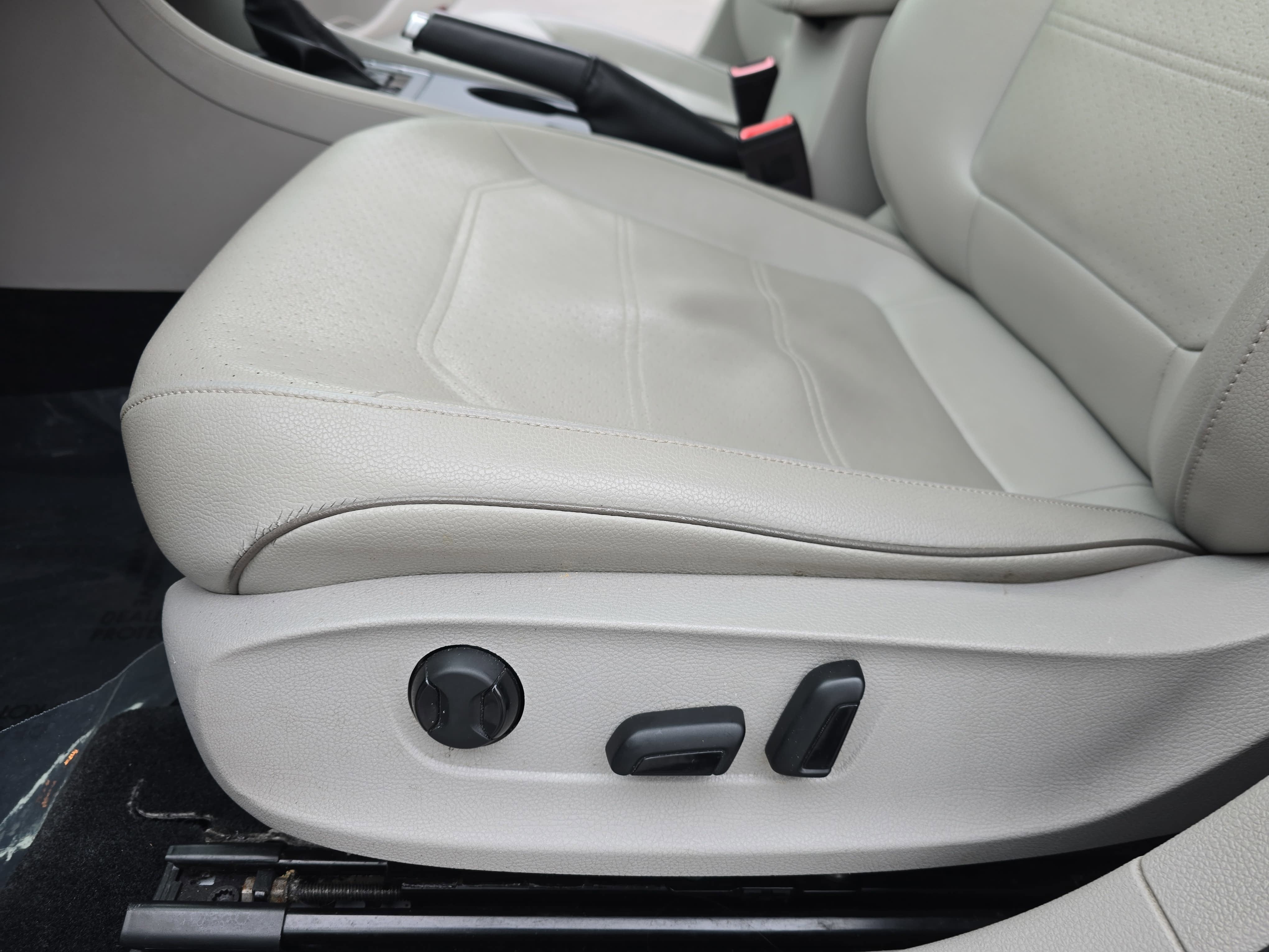 2018 Volkswagen Passat R-Line