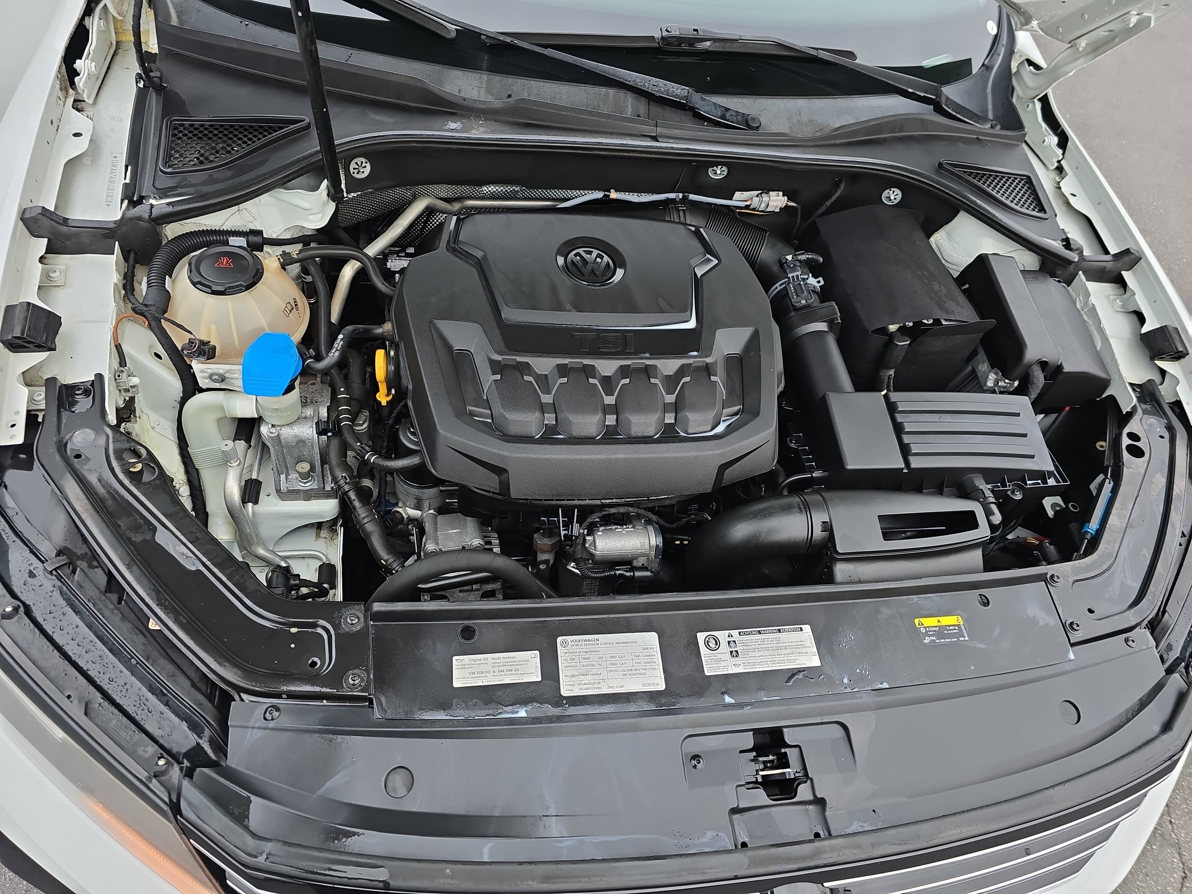 2018 Volkswagen Passat R-Line