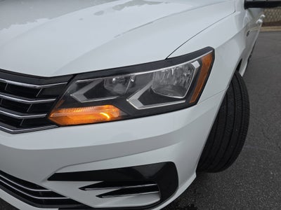 2018 Volkswagen Passat R-Line