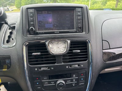 2013 Chrysler Town & Country Touring