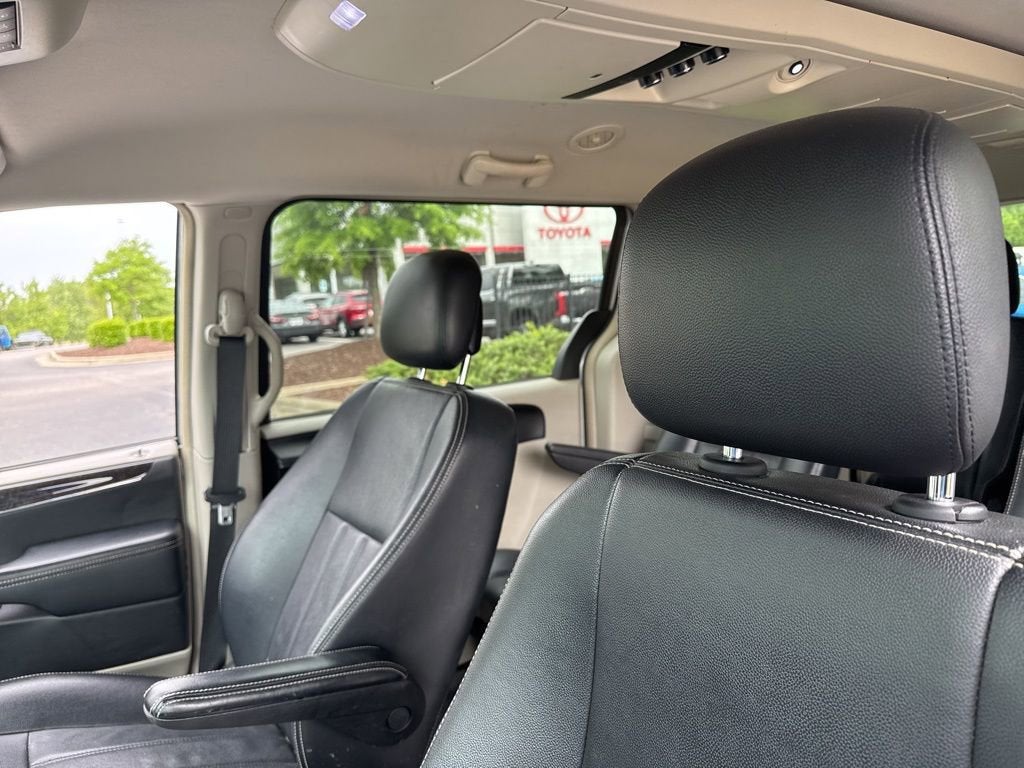 2013 Chrysler Town & Country Touring