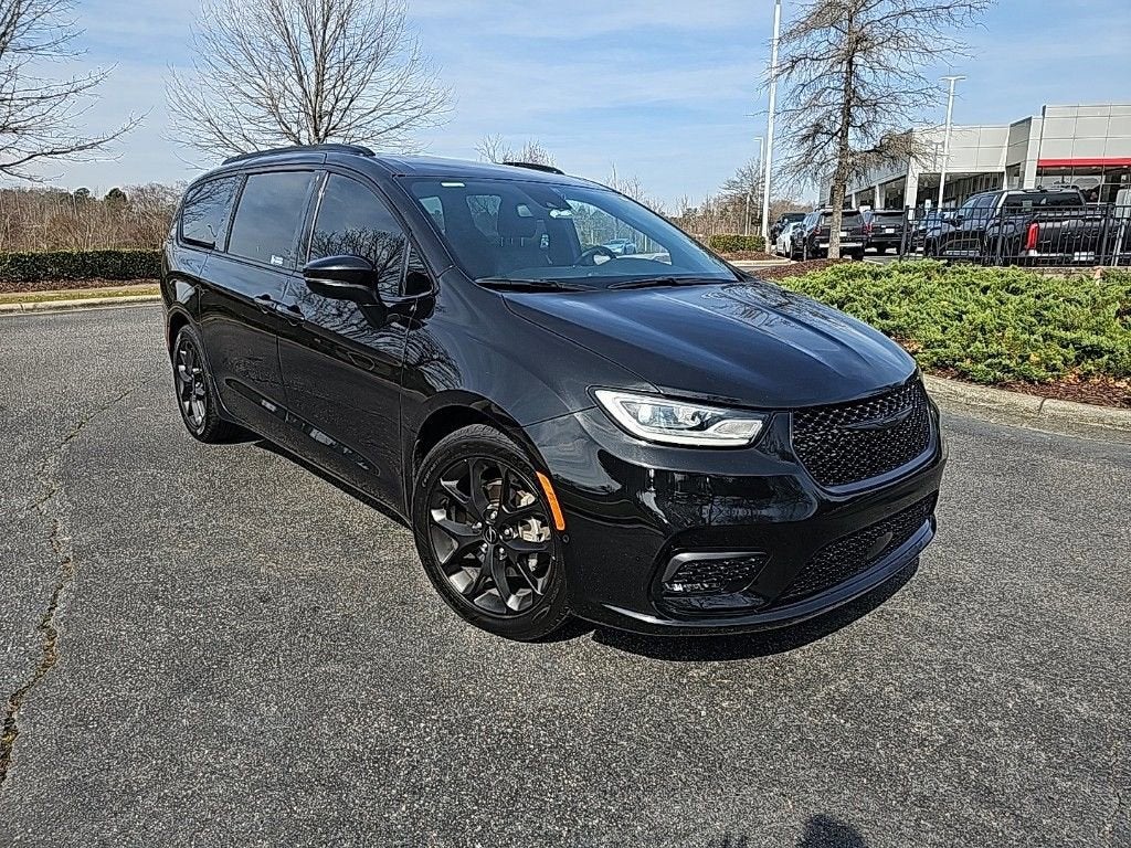 2023 Chrysler Pacifica Touring L