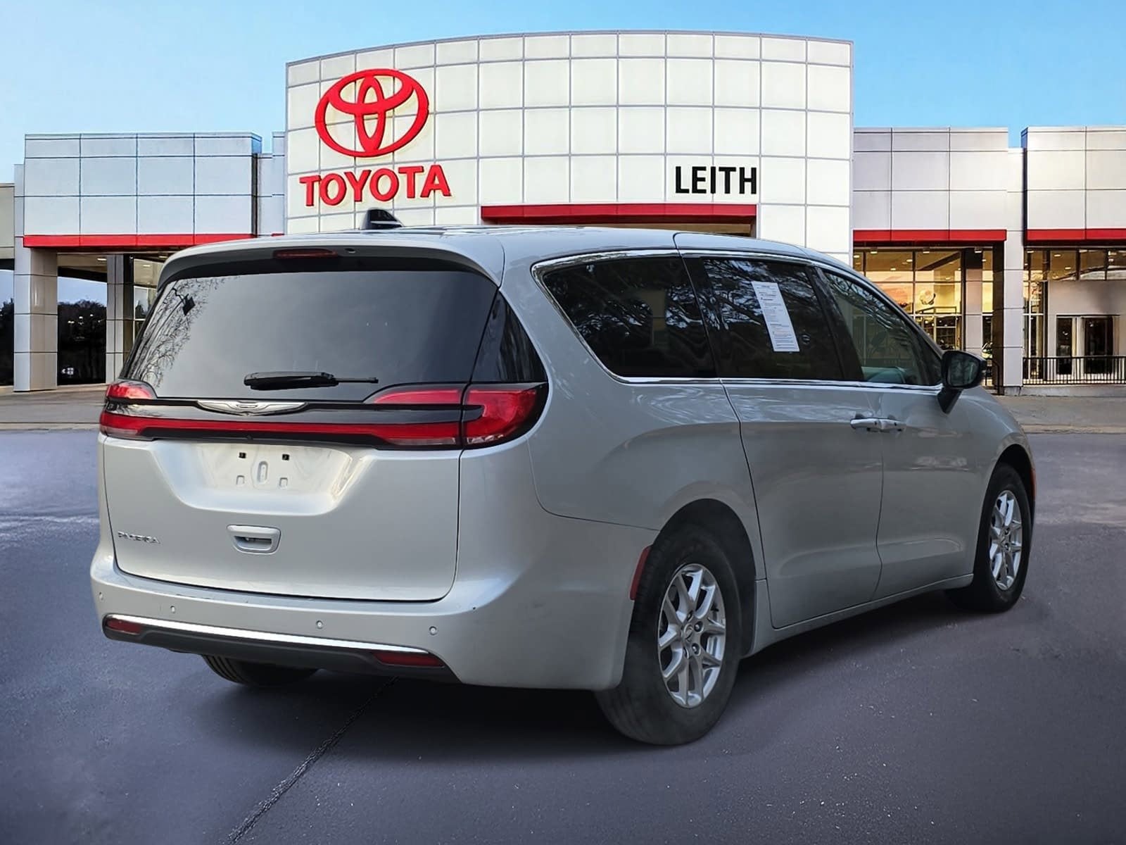 2024 Chrysler Pacifica Touring L