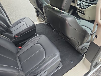 2023 Chrysler Pacifica Hybrid Hybrid Touring L
