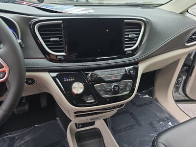 2023 Chrysler Pacifica Hybrid Hybrid Touring L