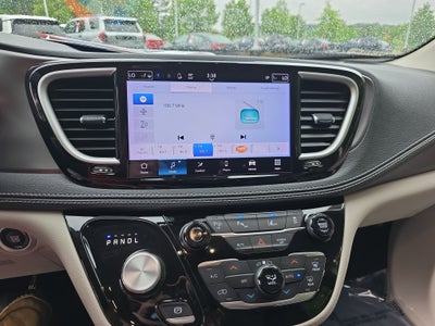 2023 Chrysler Pacifica Hybrid Hybrid Touring L