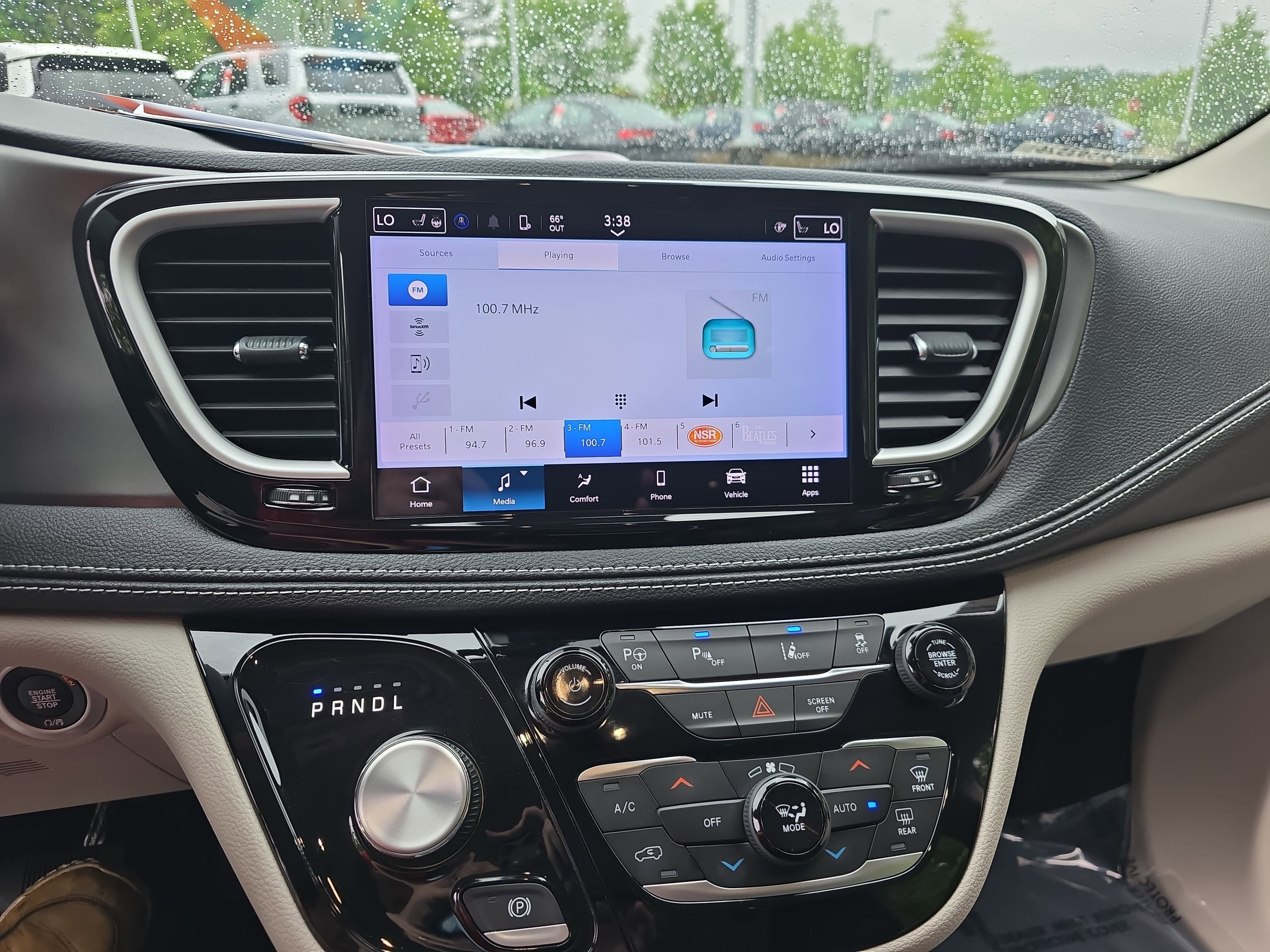 2023 Chrysler Pacifica Hybrid Hybrid Touring L