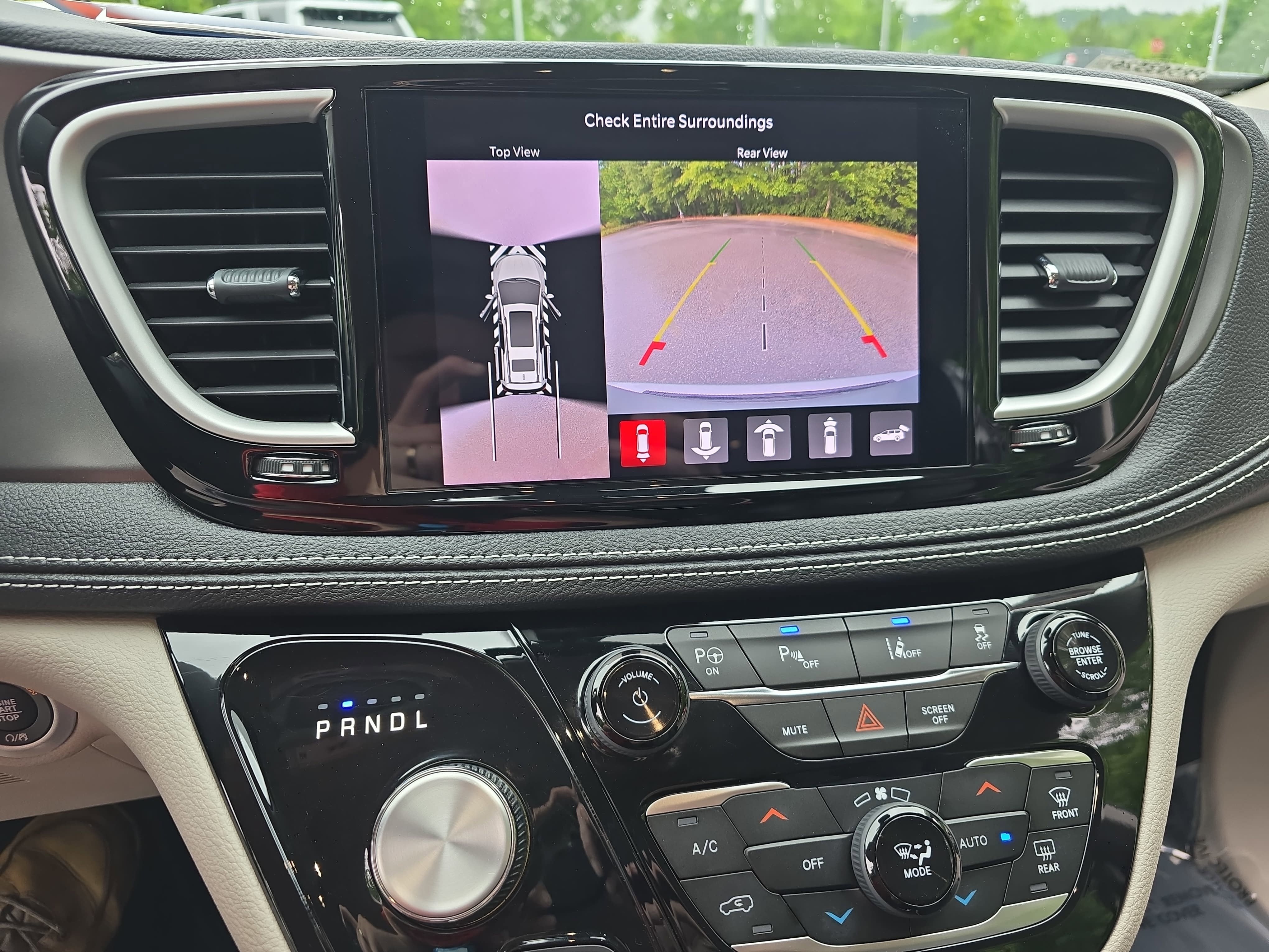 2023 Chrysler Pacifica Hybrid Hybrid Touring L