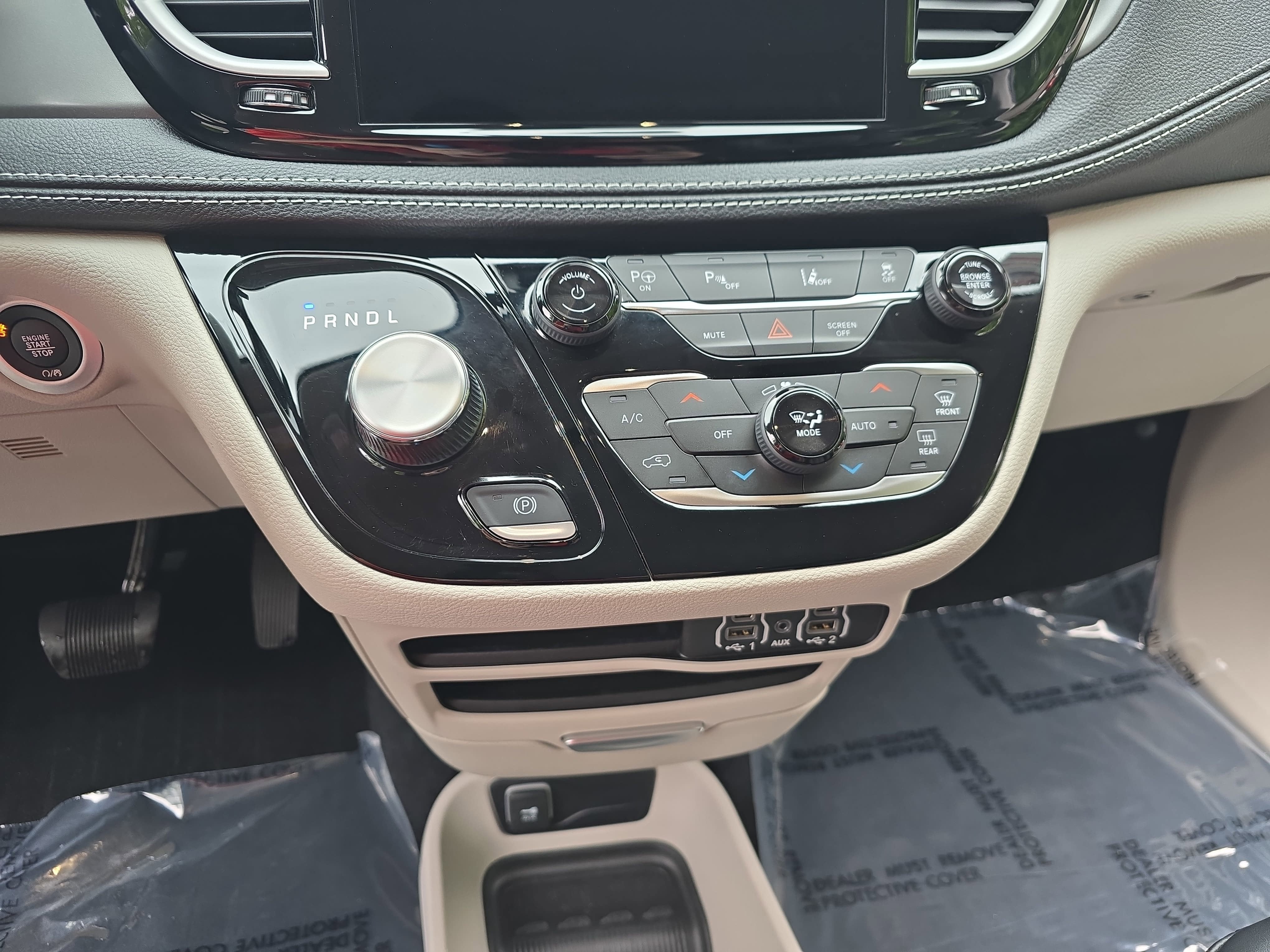 2023 Chrysler Pacifica Hybrid Hybrid Touring L