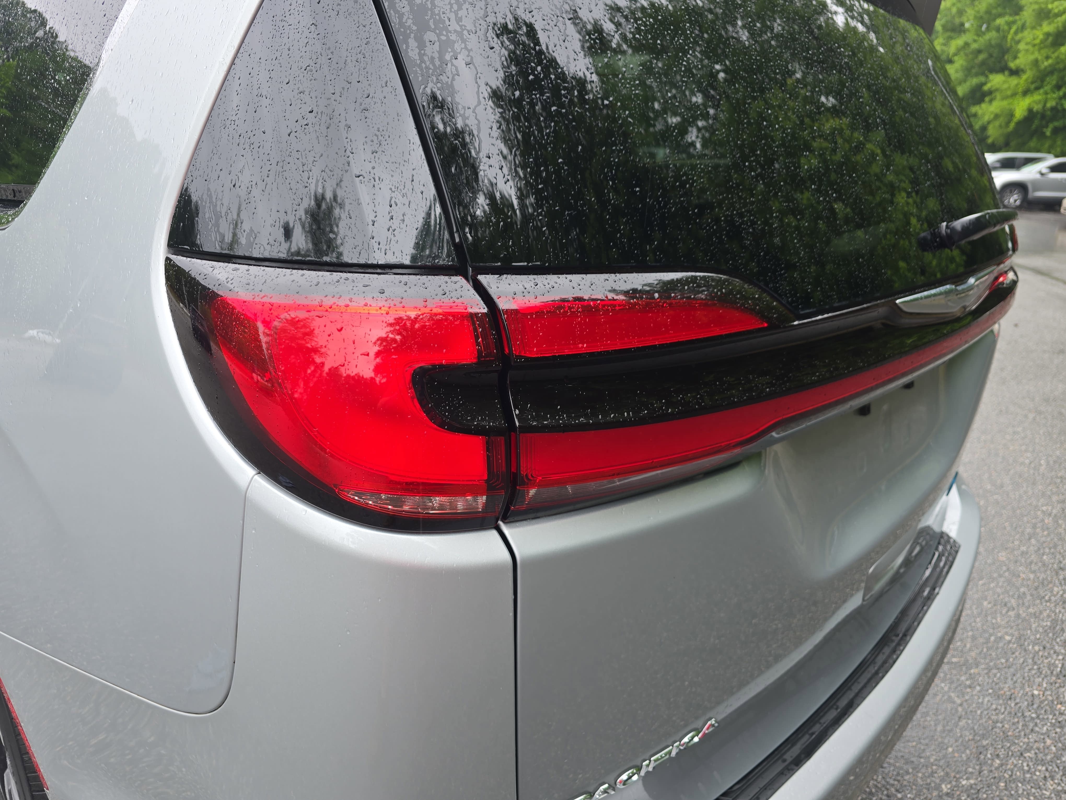 2023 Chrysler Pacifica Hybrid Hybrid Touring L