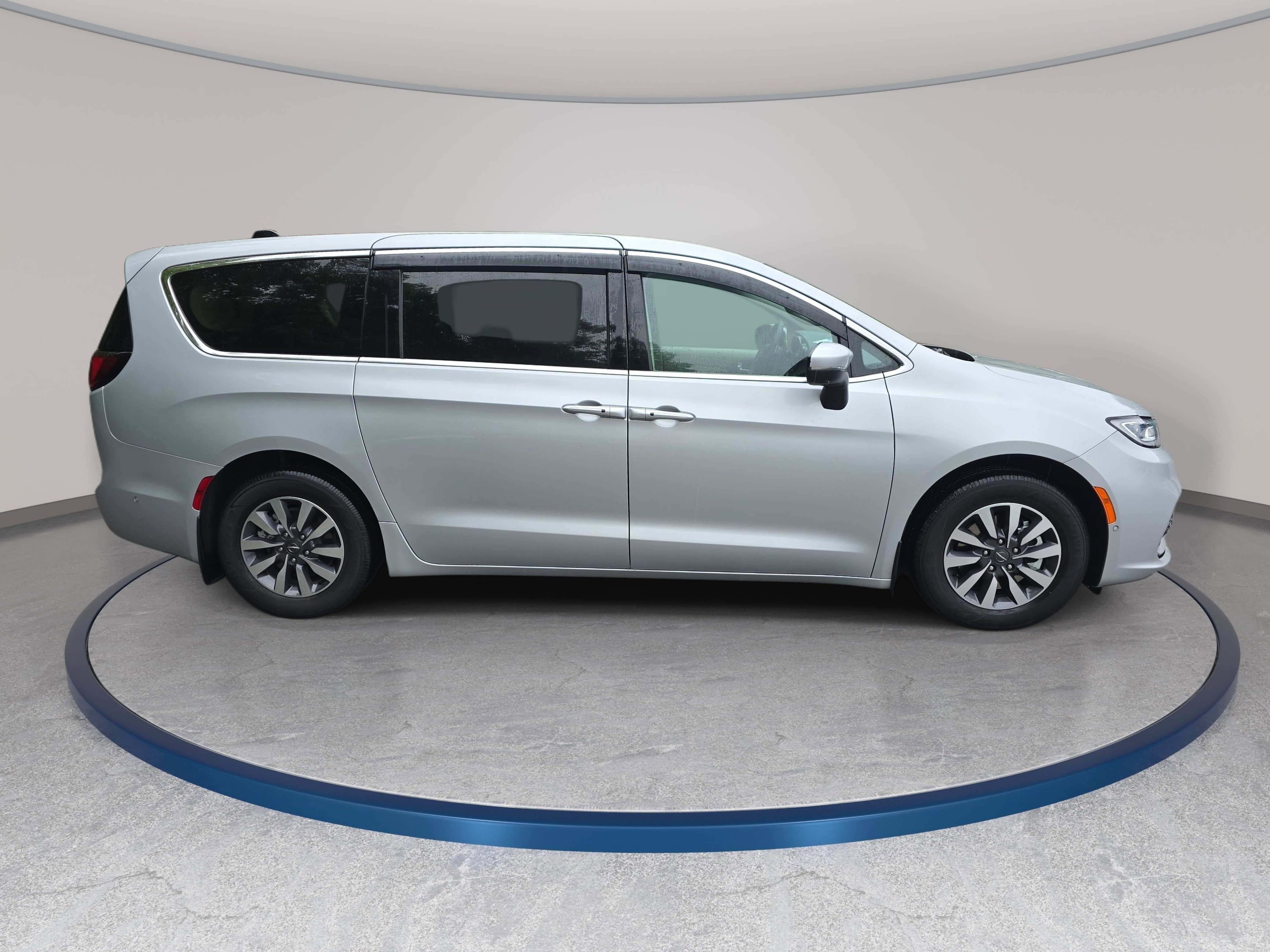 2023 Chrysler Pacifica Hybrid Hybrid Touring L