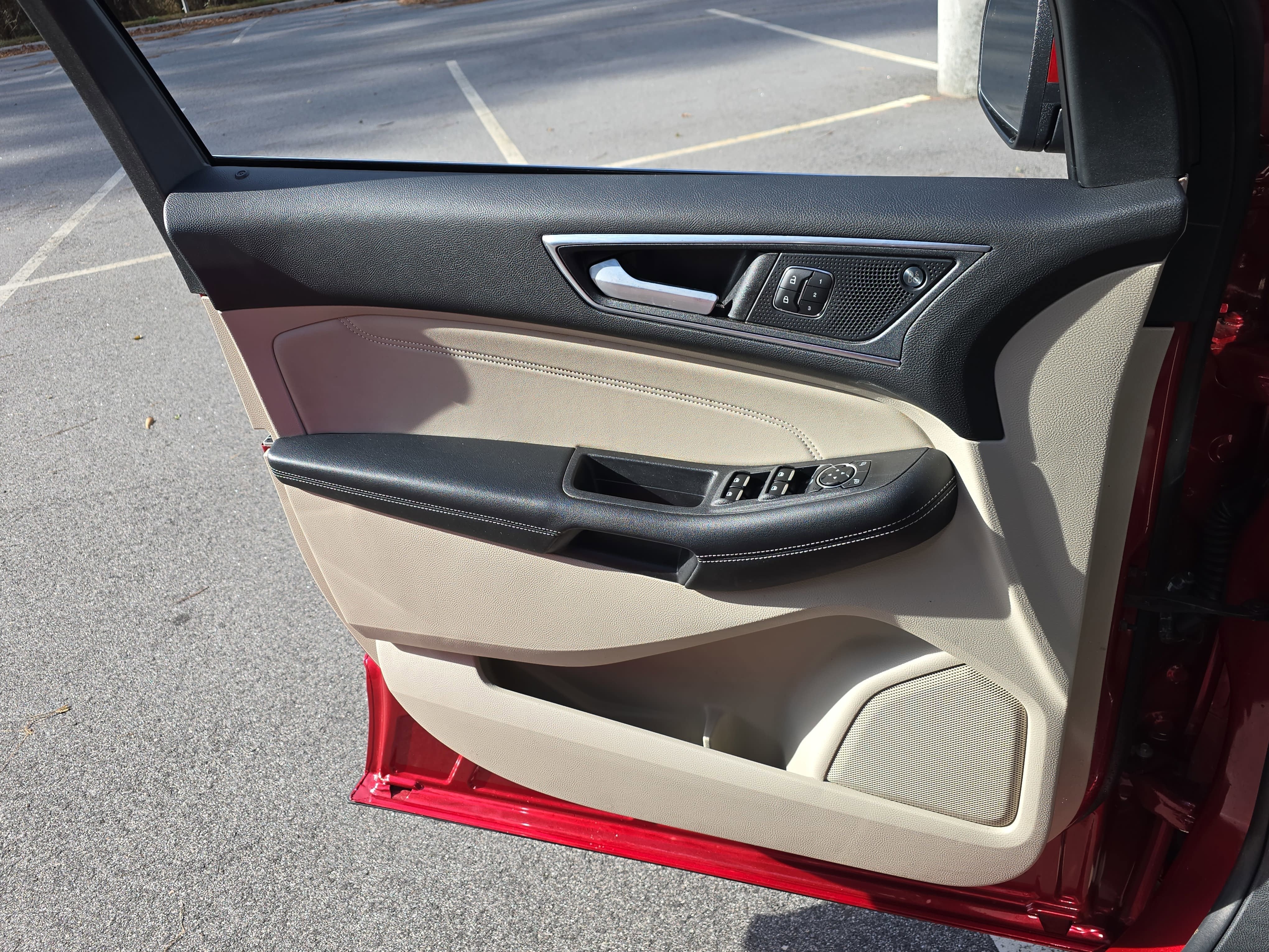 2023 Ford Edge Titanium