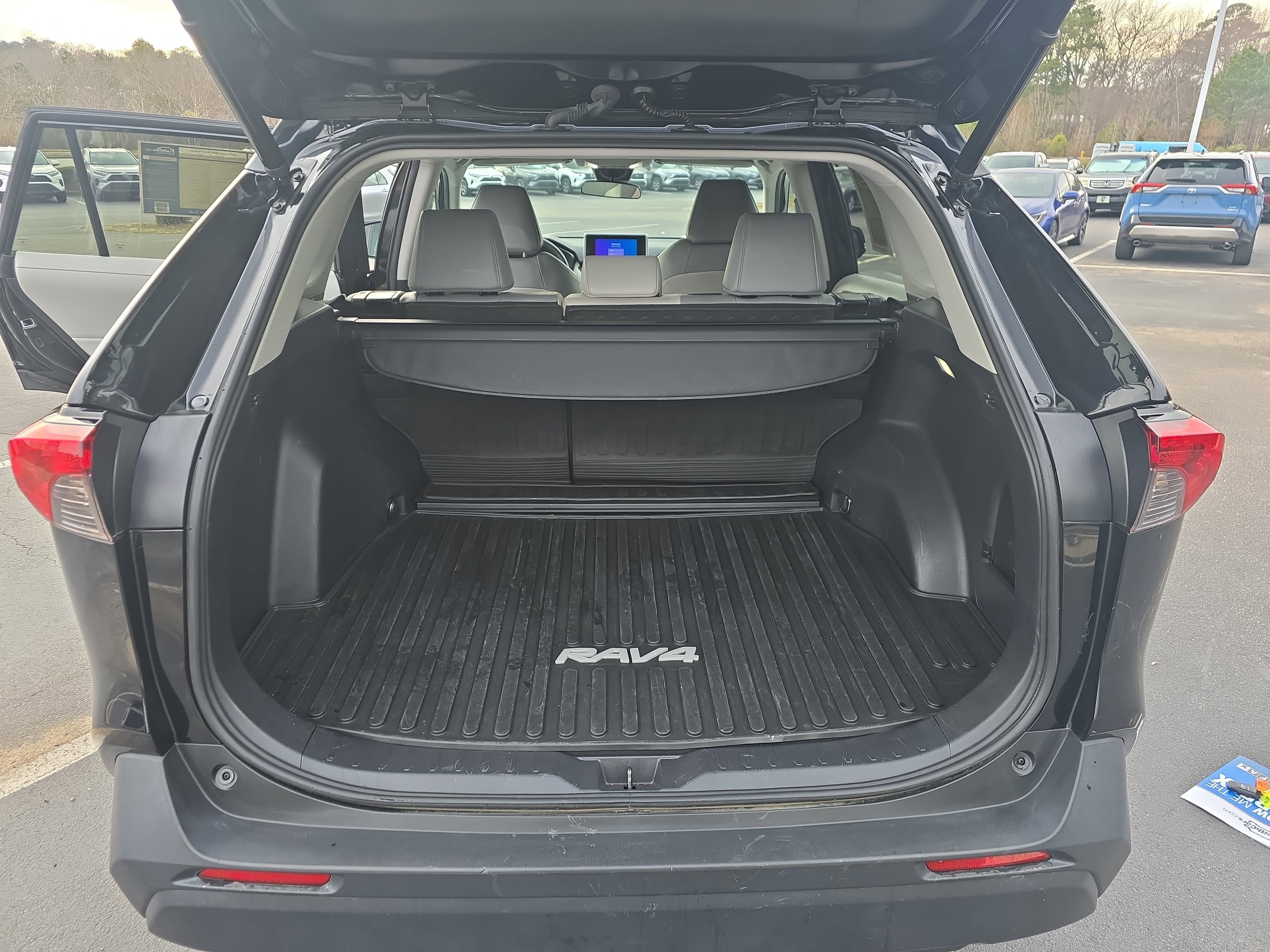 2023 Toyota RAV4 XLE Premium