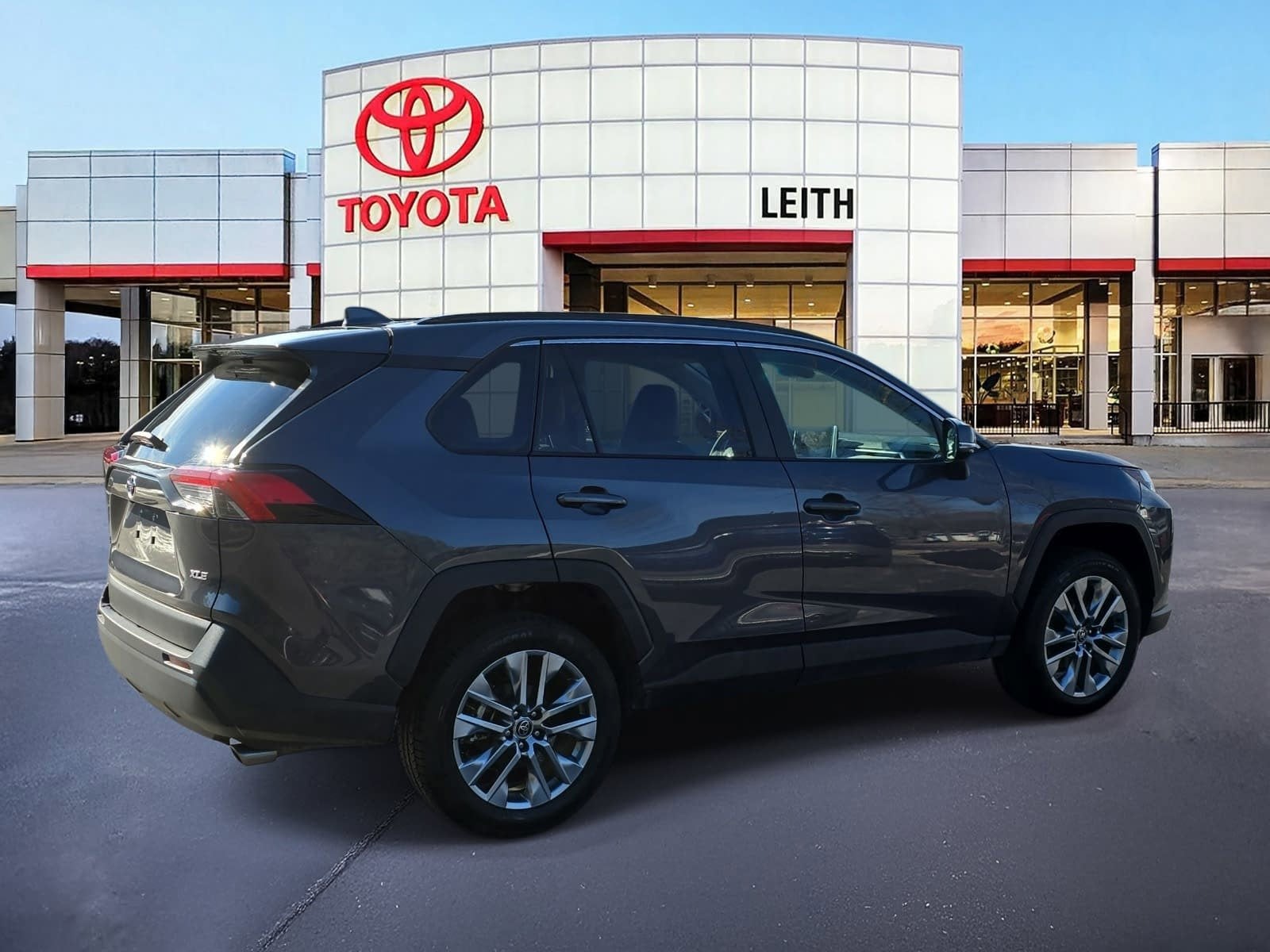 2023 Toyota RAV4 XLE Premium