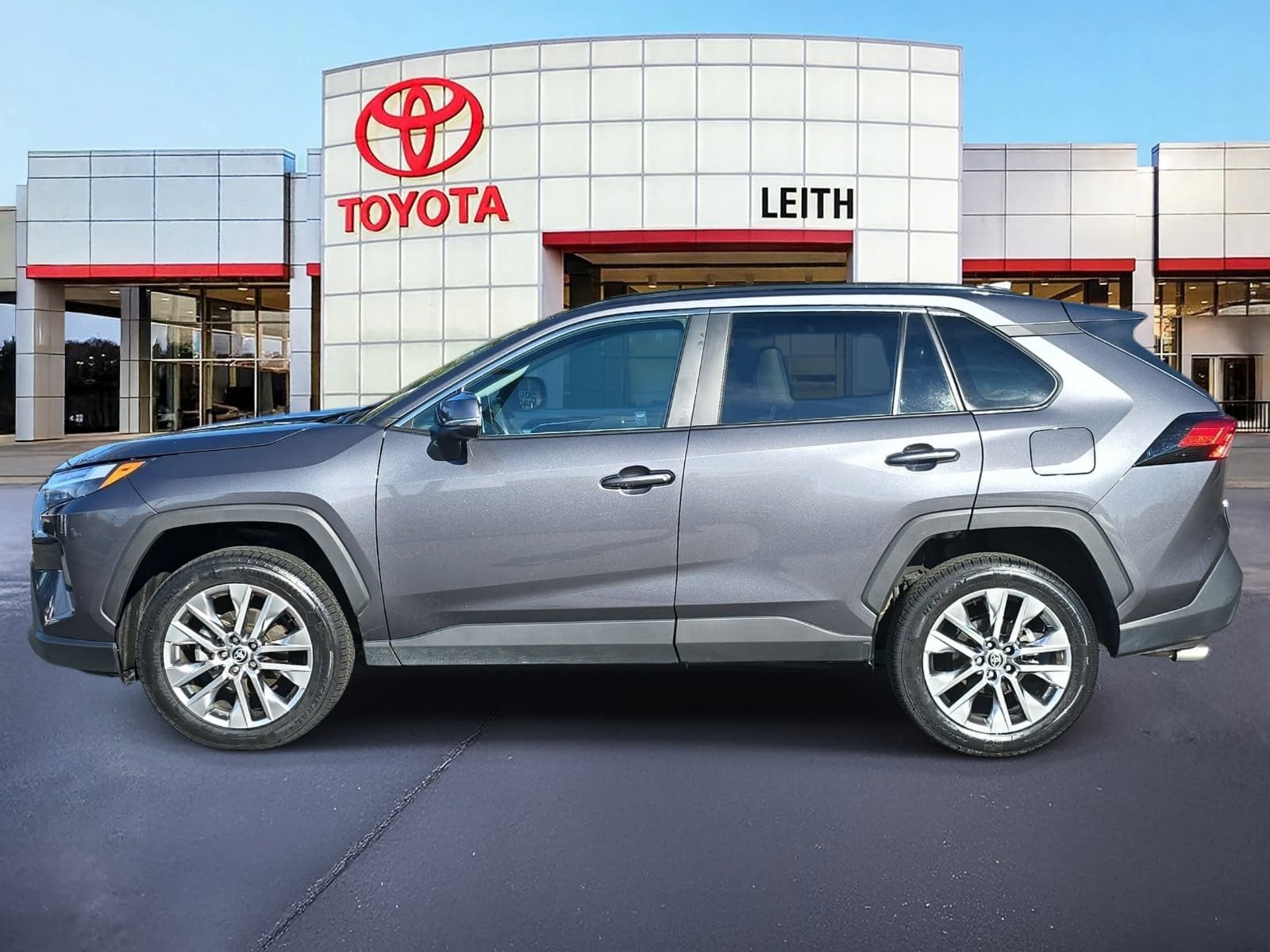 2023 Toyota RAV4 XLE Premium