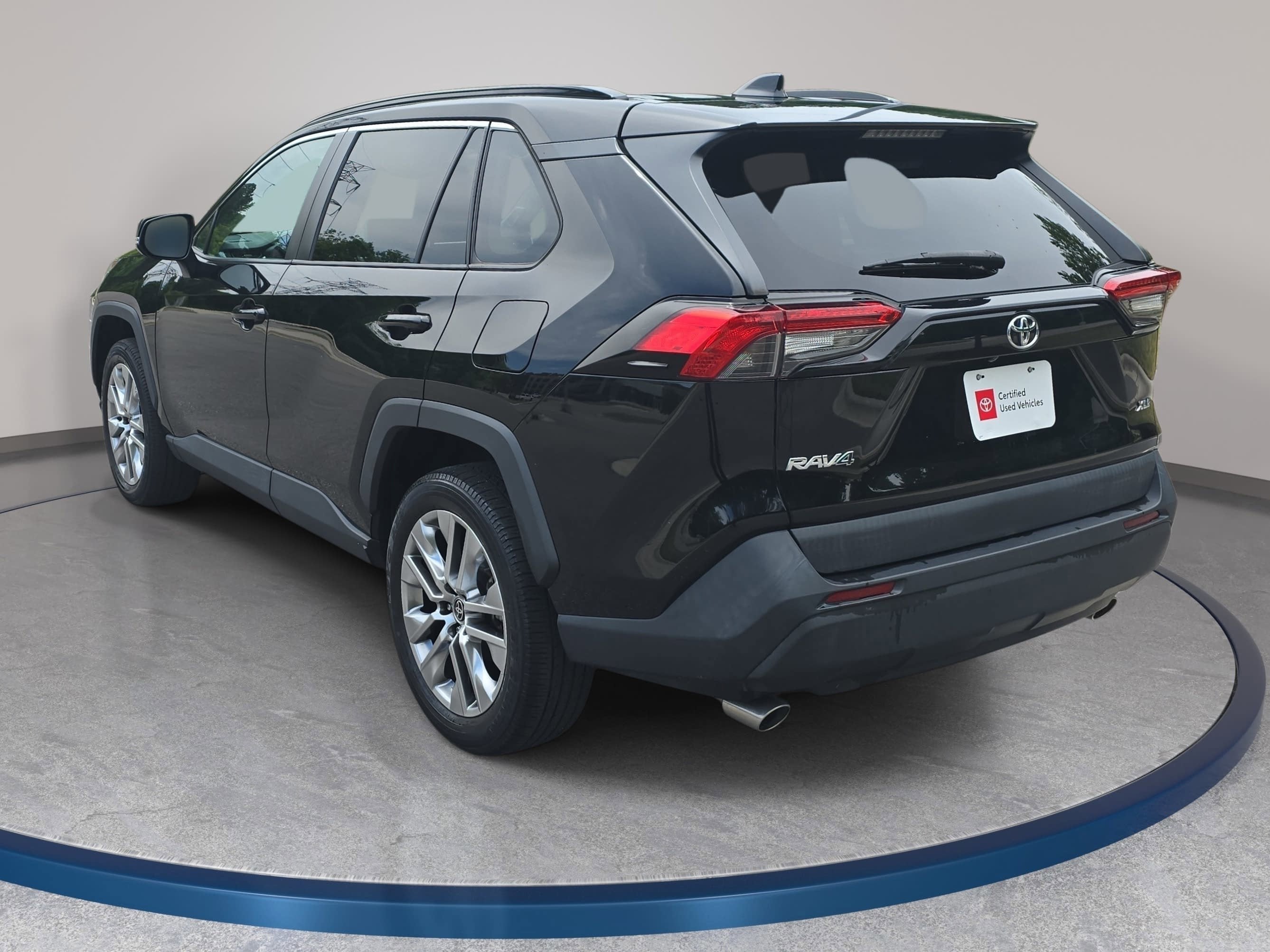 2022 Toyota RAV4 XLE Premium