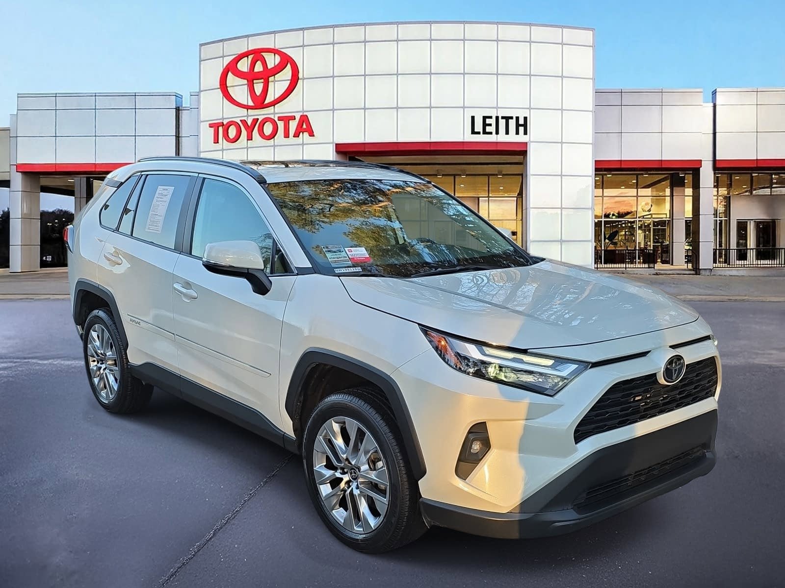 2022 Toyota RAV4 XLE Premium