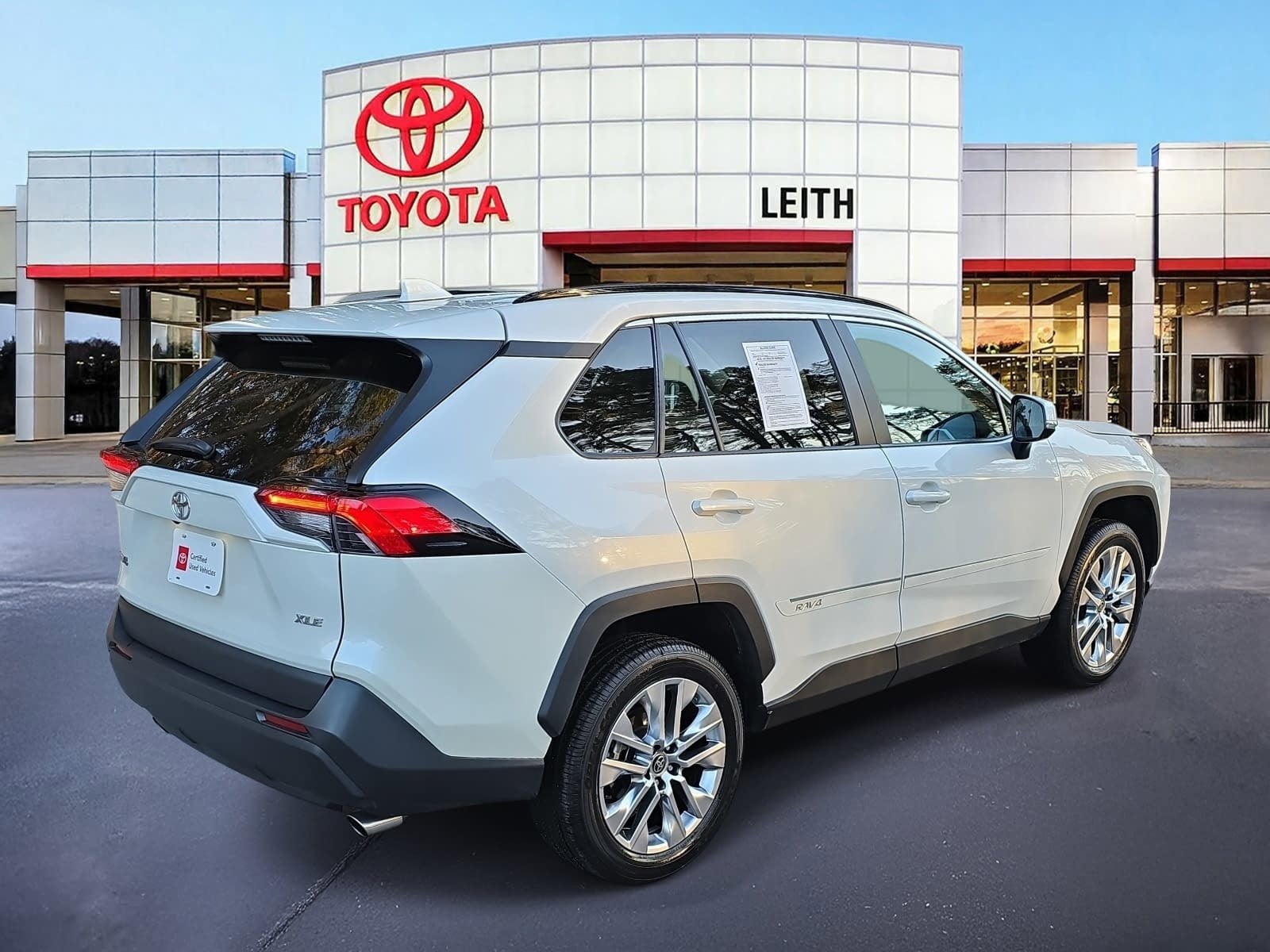 2022 Toyota RAV4 XLE Premium