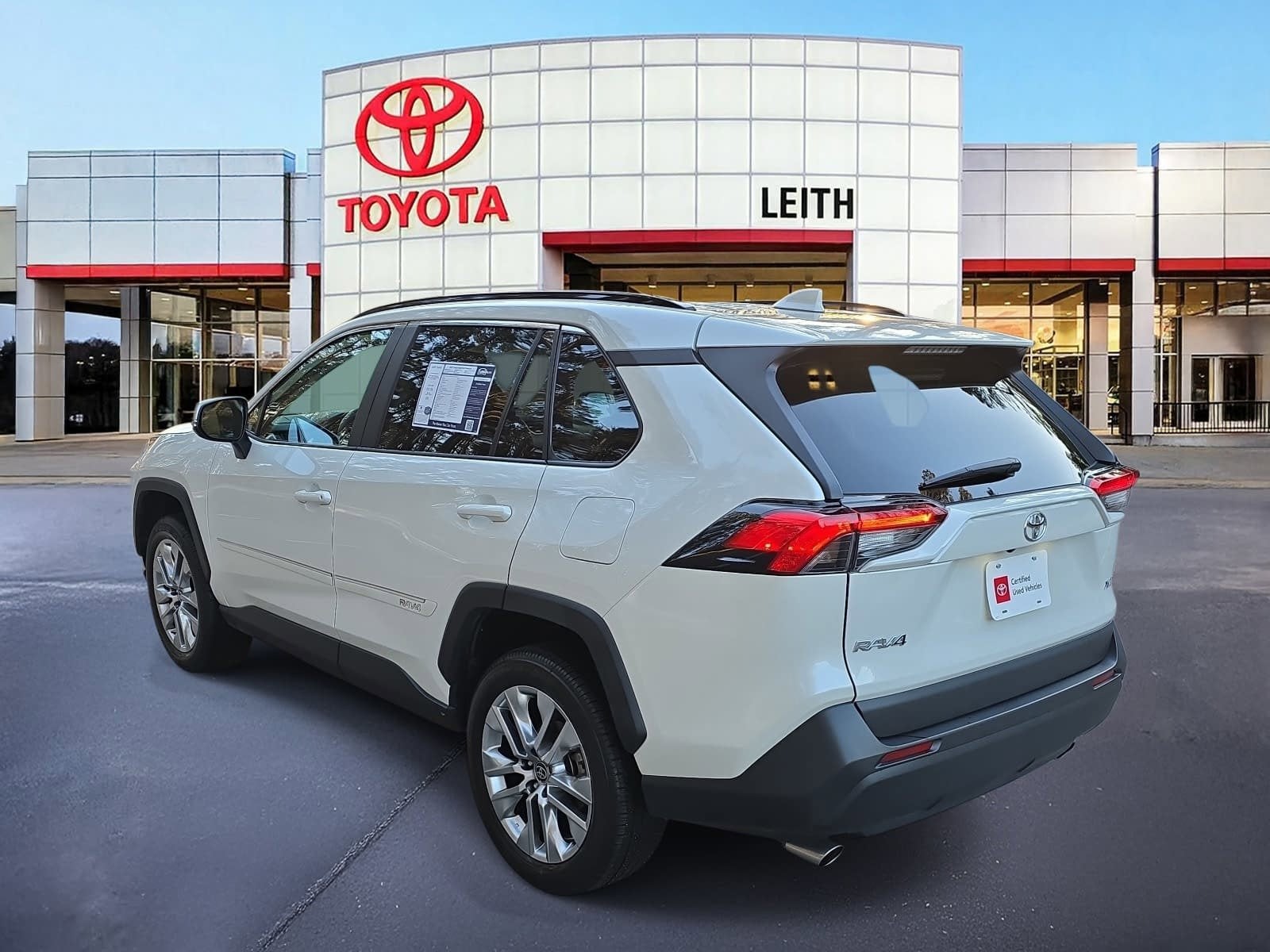 2022 Toyota RAV4 XLE Premium