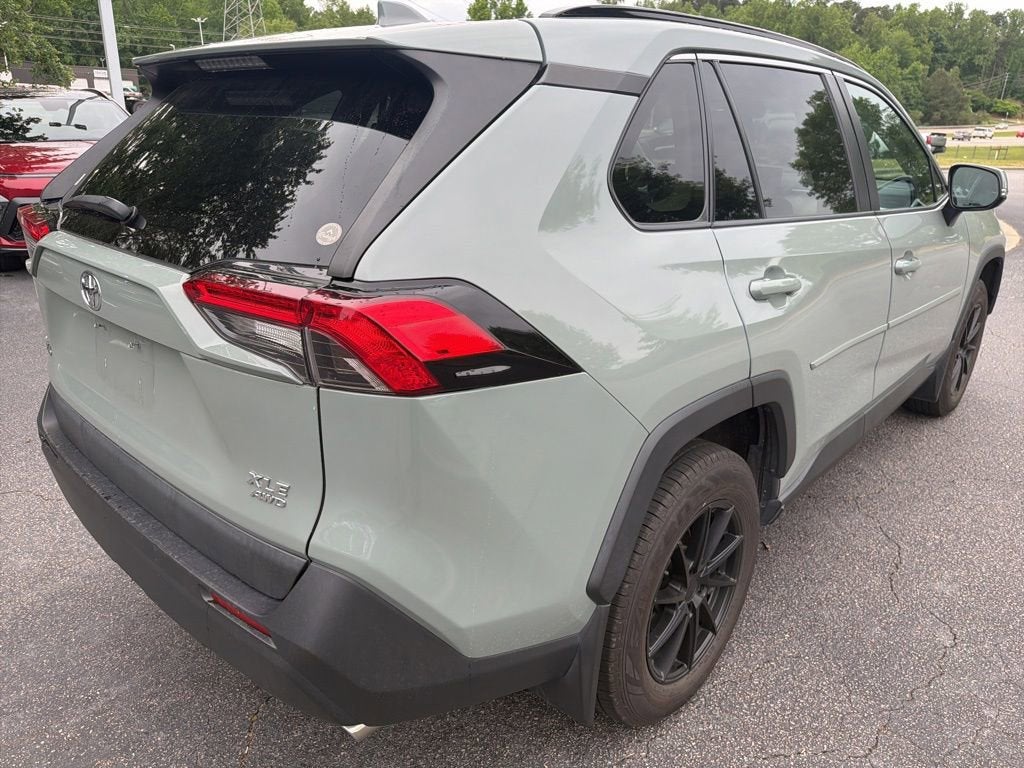2020 Toyota RAV4 XLE