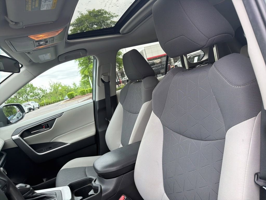 2020 Toyota RAV4 XLE