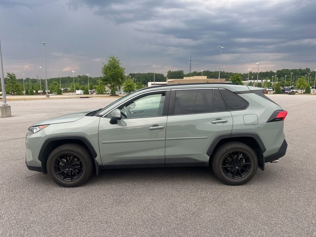 2020 Toyota RAV4 XLE