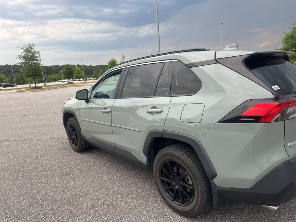 2020 Toyota RAV4 XLE