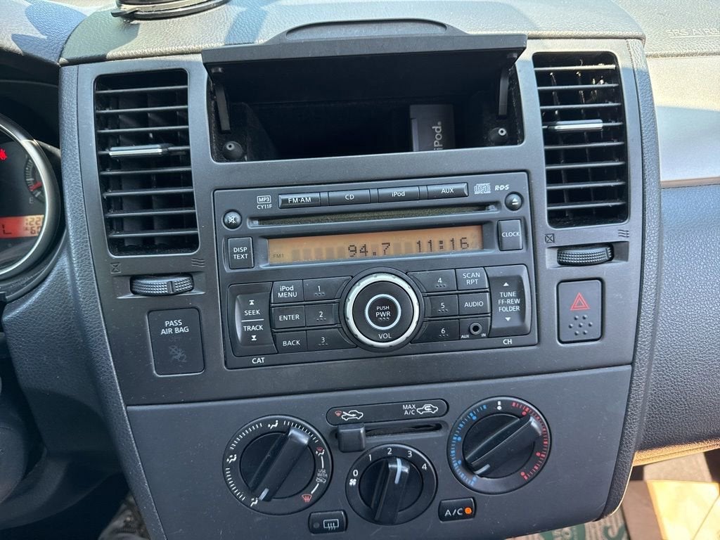 2011 Nissan Versa 1.8 SL