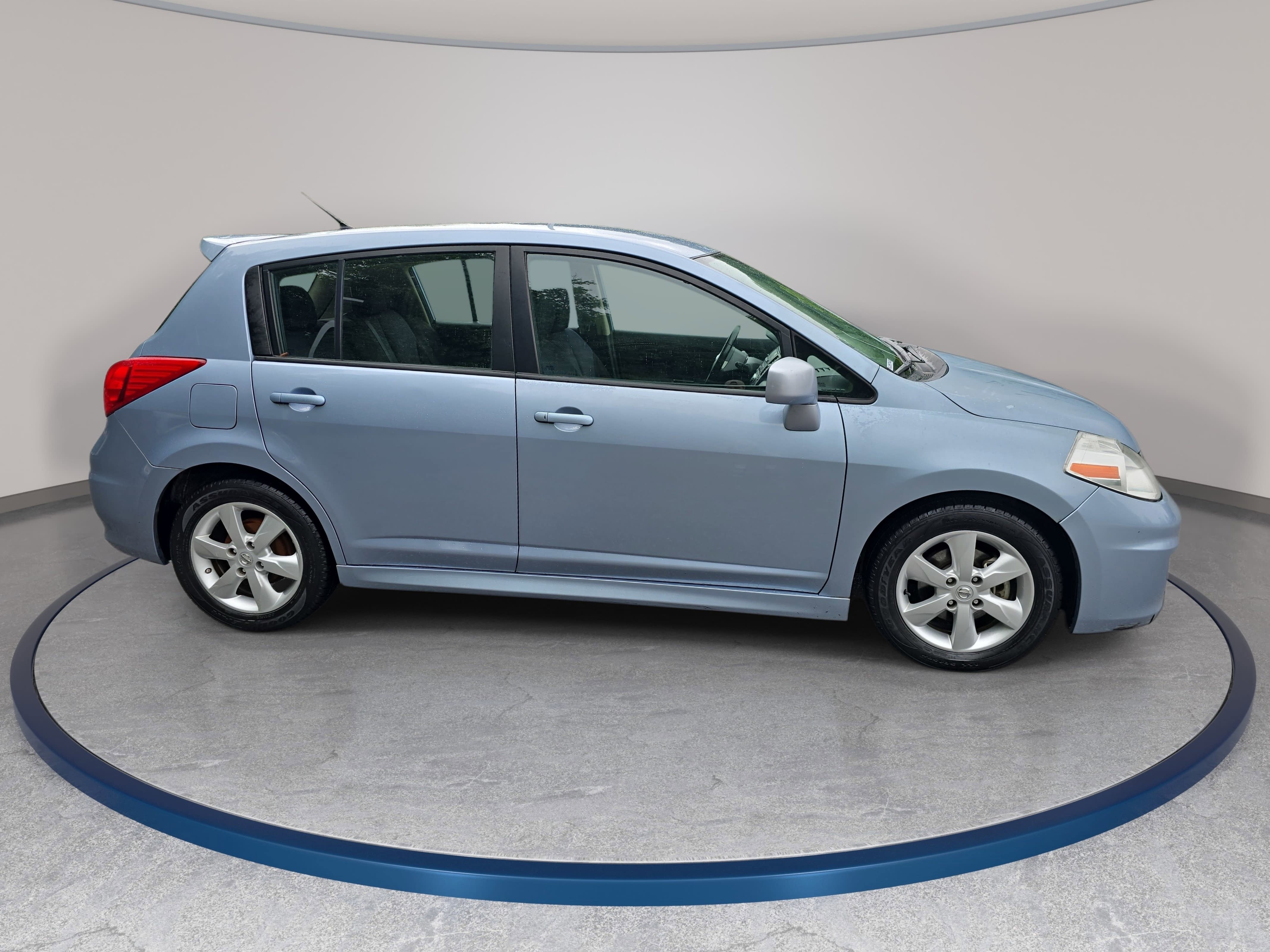 2011 Nissan Versa 1.8 SL