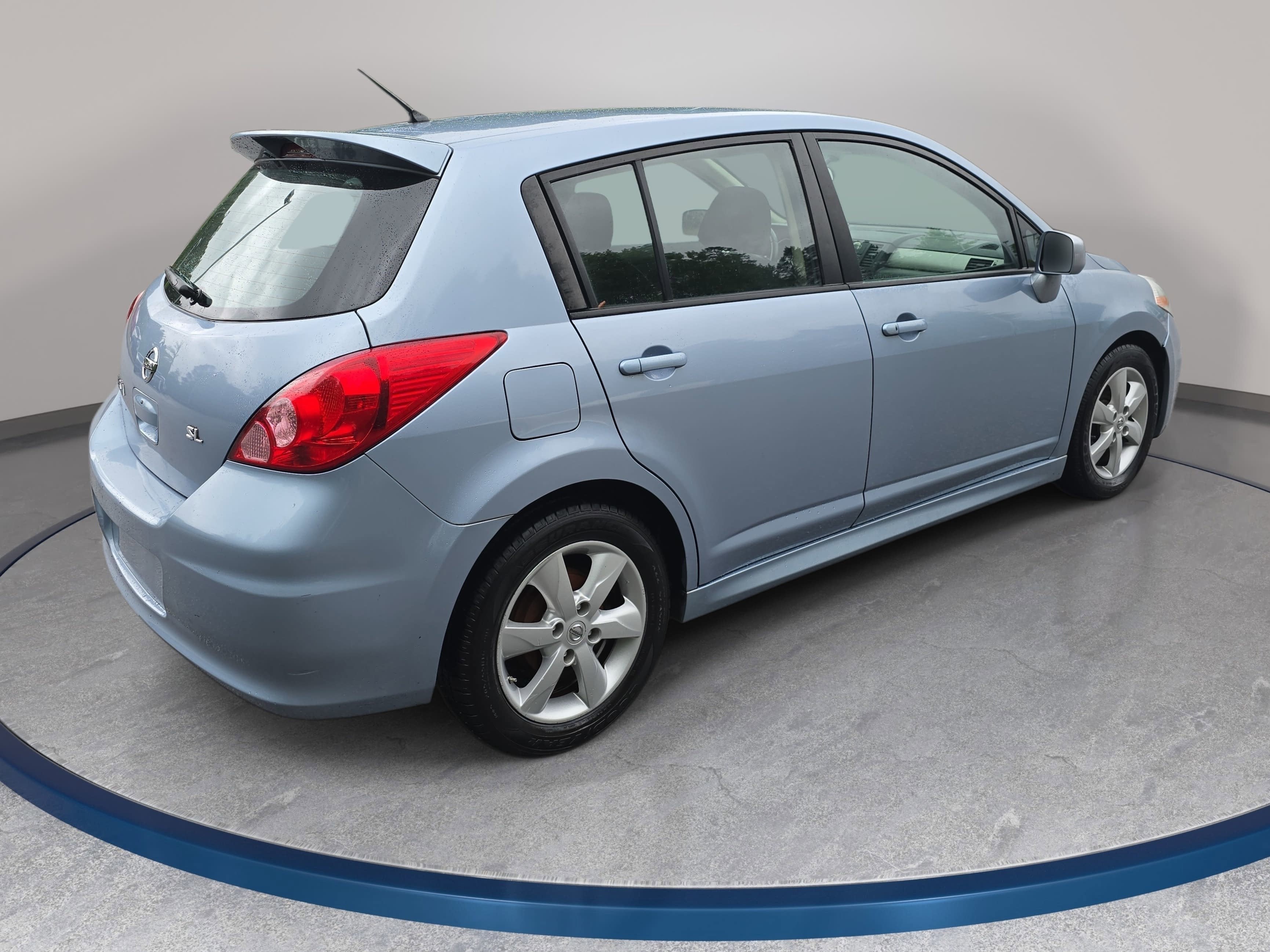 2011 Nissan Versa 1.8 SL