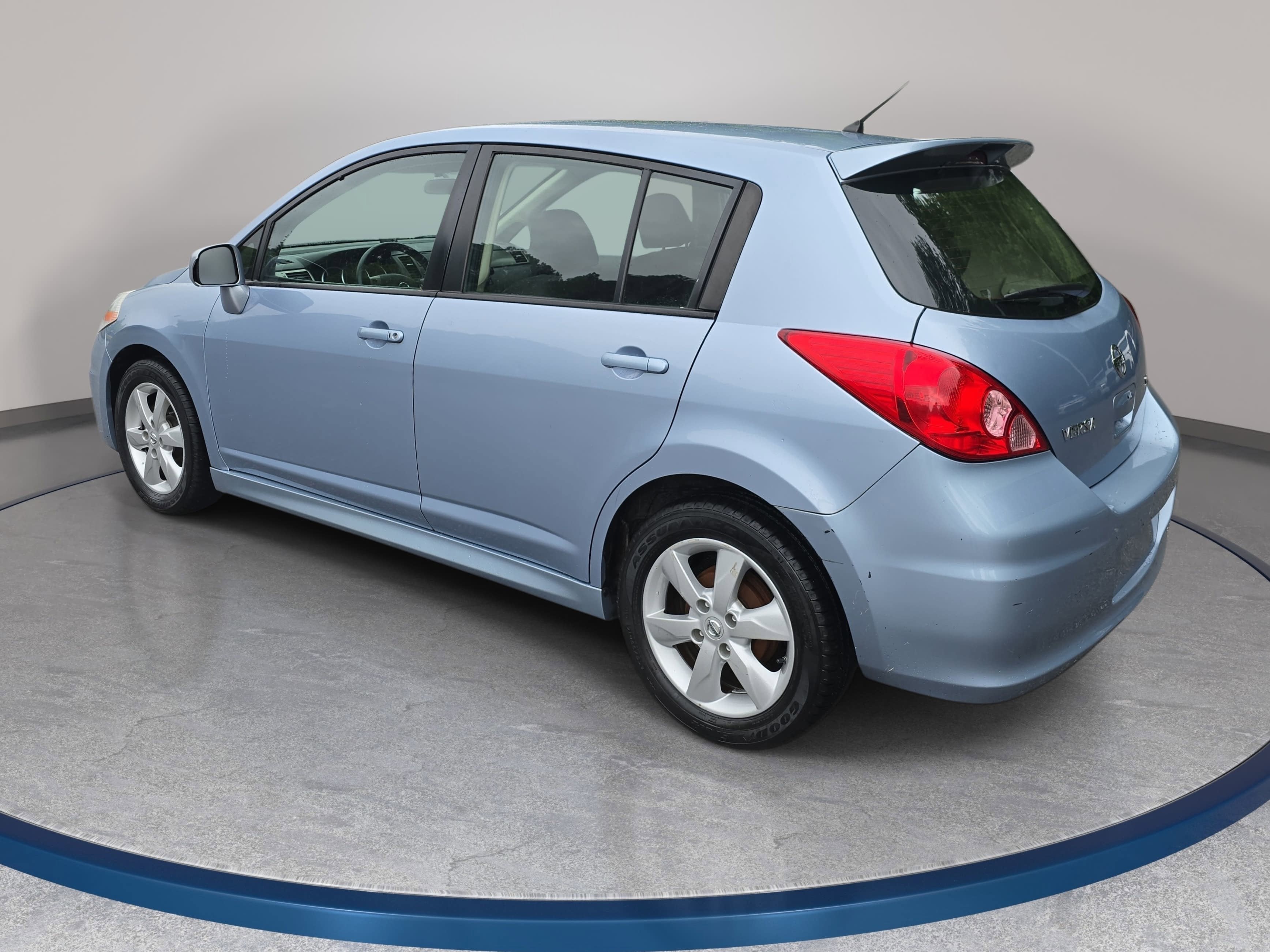 2011 Nissan Versa 1.8 SL