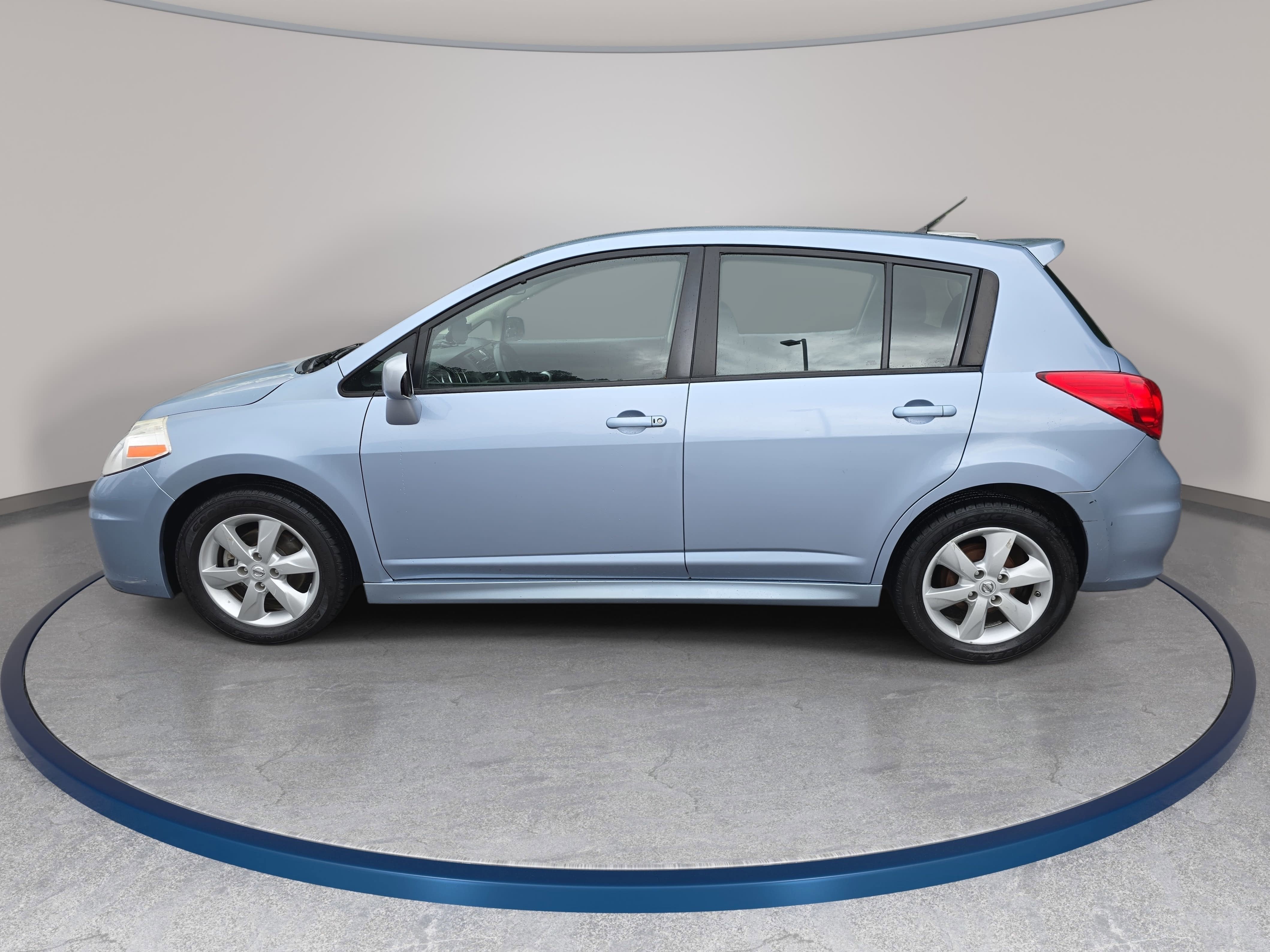 2011 Nissan Versa 1.8 SL