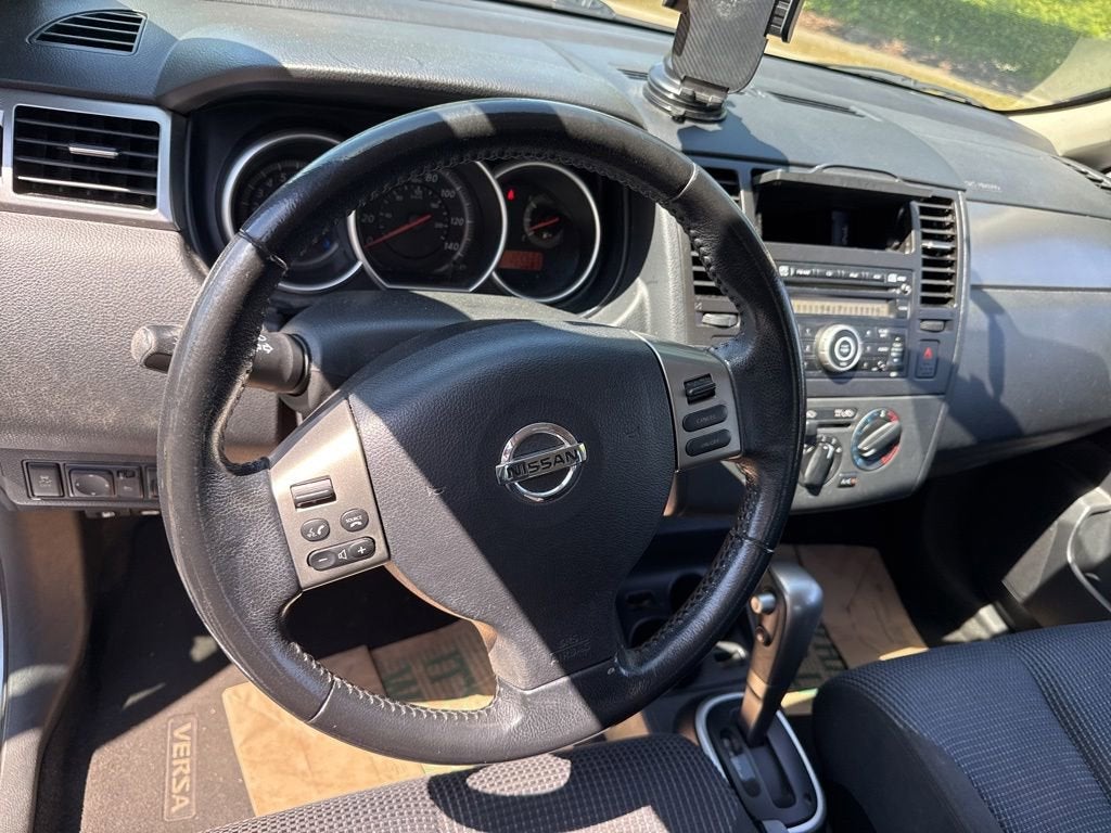 2011 Nissan Versa 1.8 SL