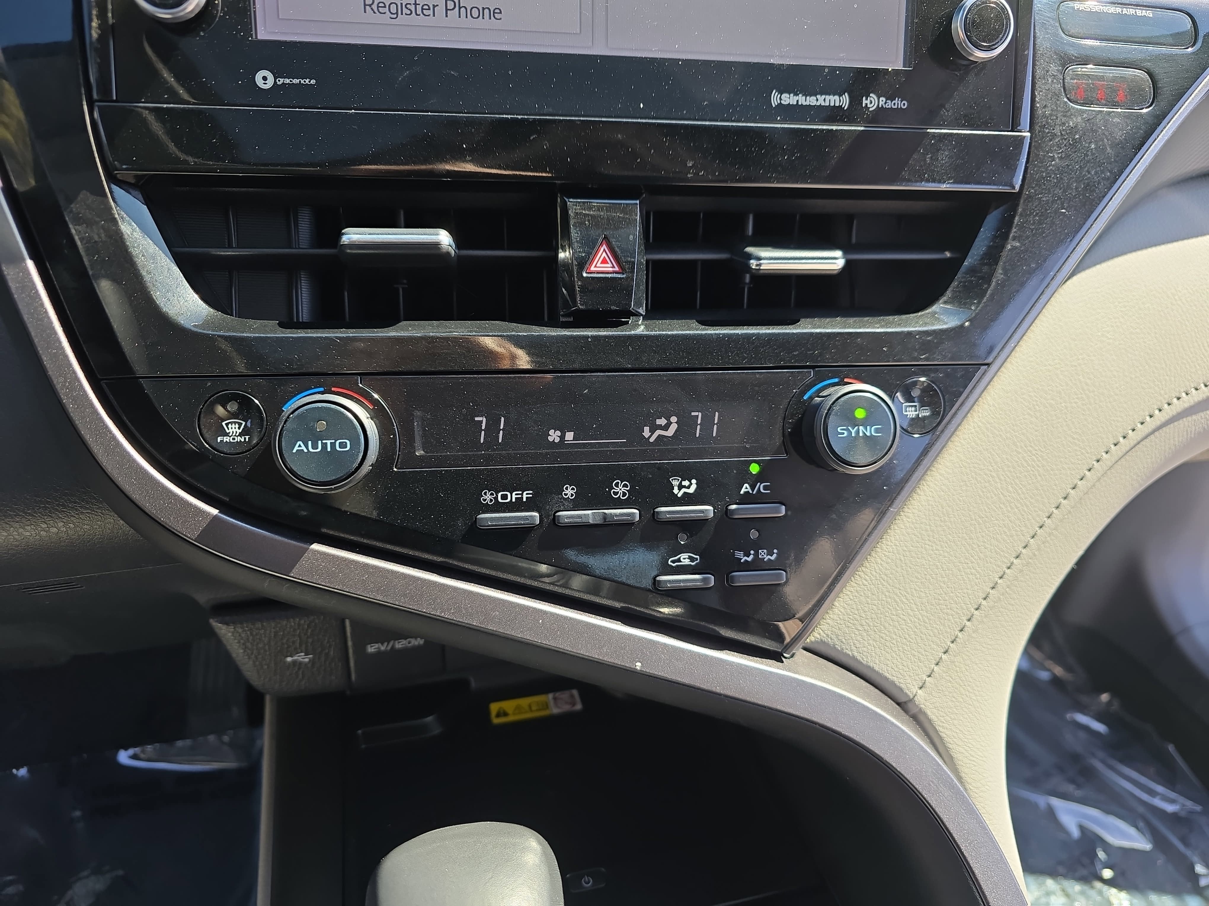 2023 Toyota Camry Hybrid SE