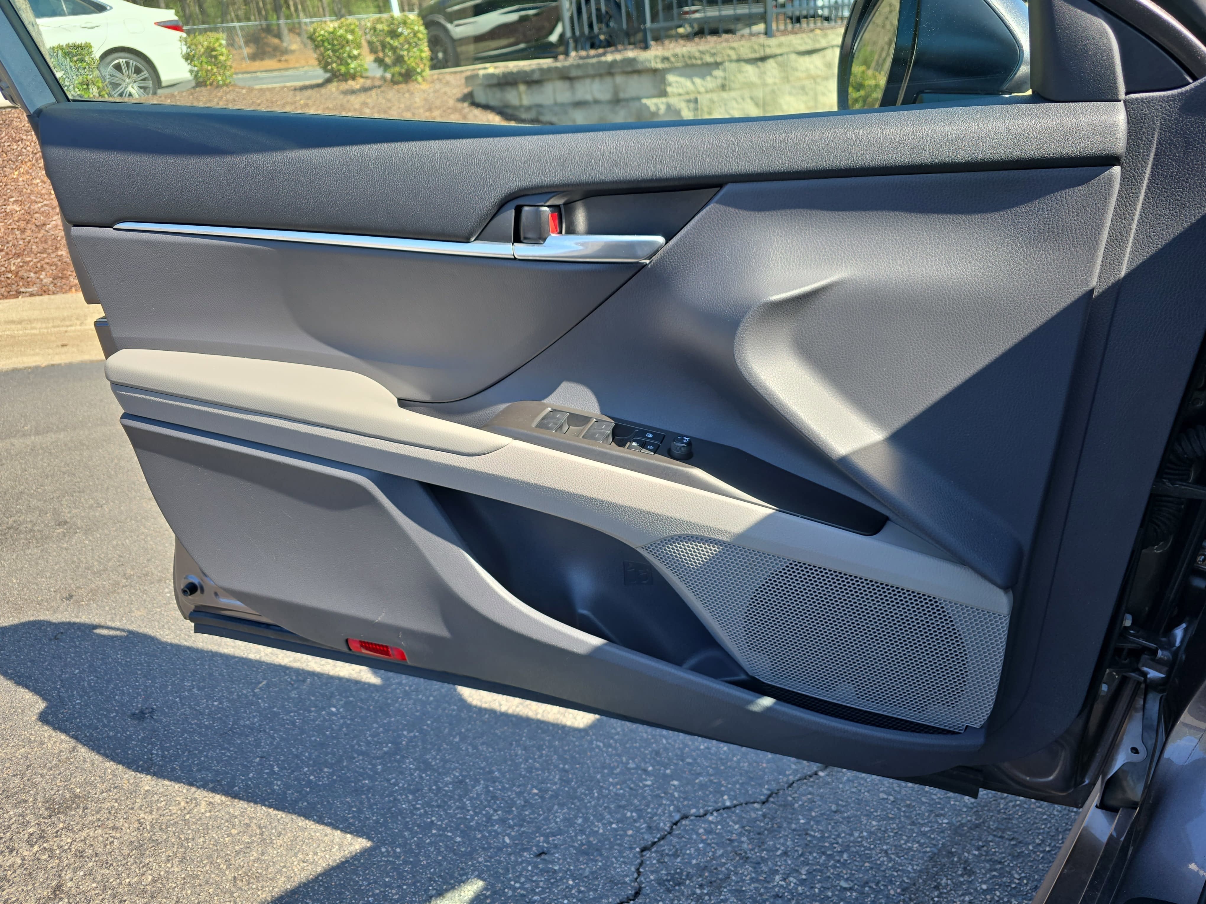 2023 Toyota Camry Hybrid SE