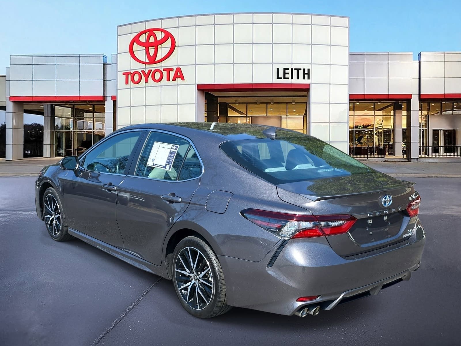 2023 Toyota Camry Hybrid SE