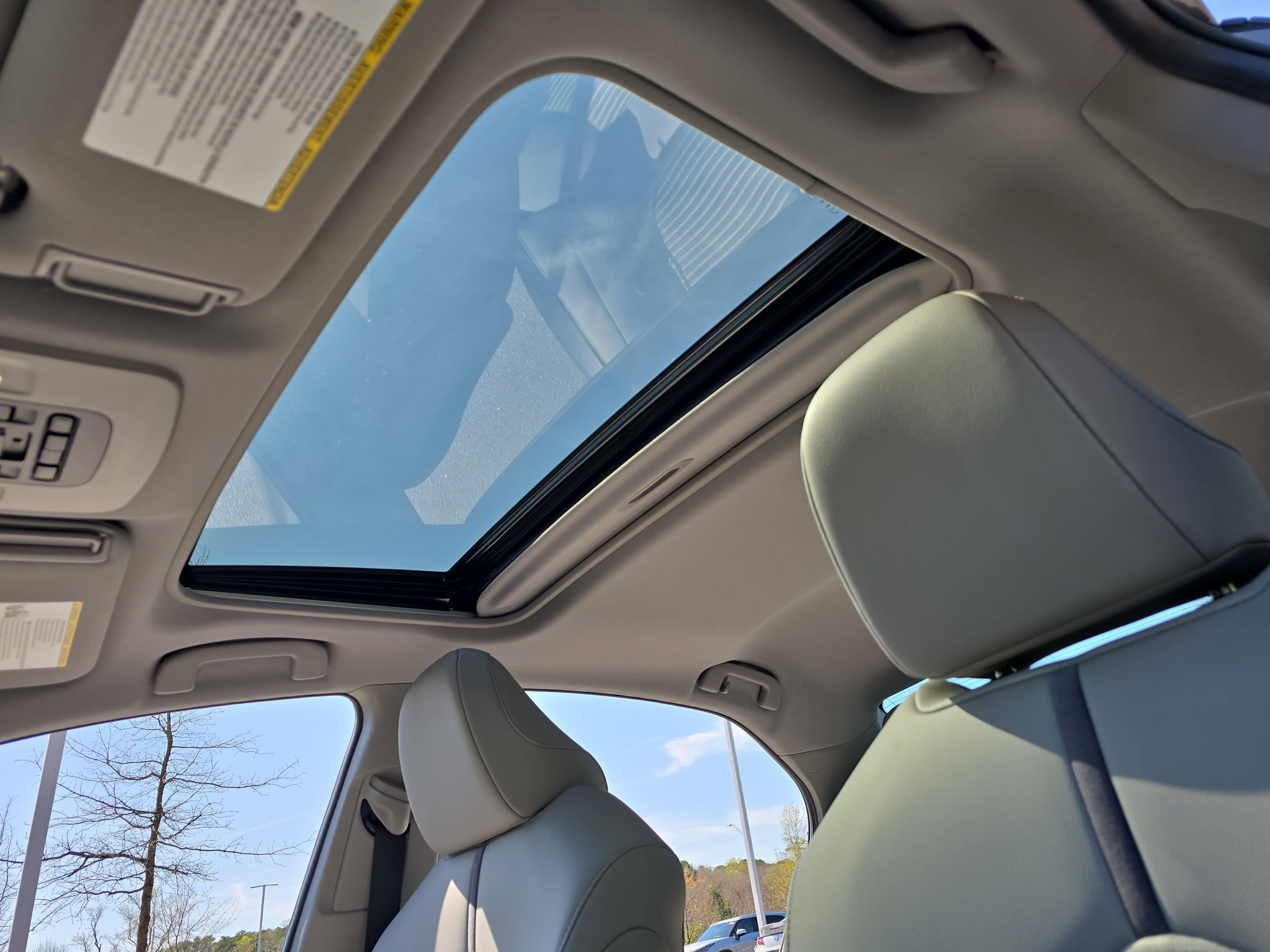 2023 Toyota Camry Hybrid SE