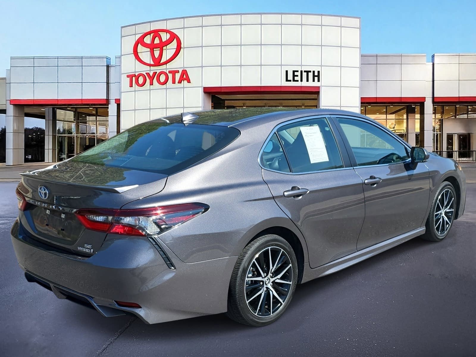 2023 Toyota Camry Hybrid SE