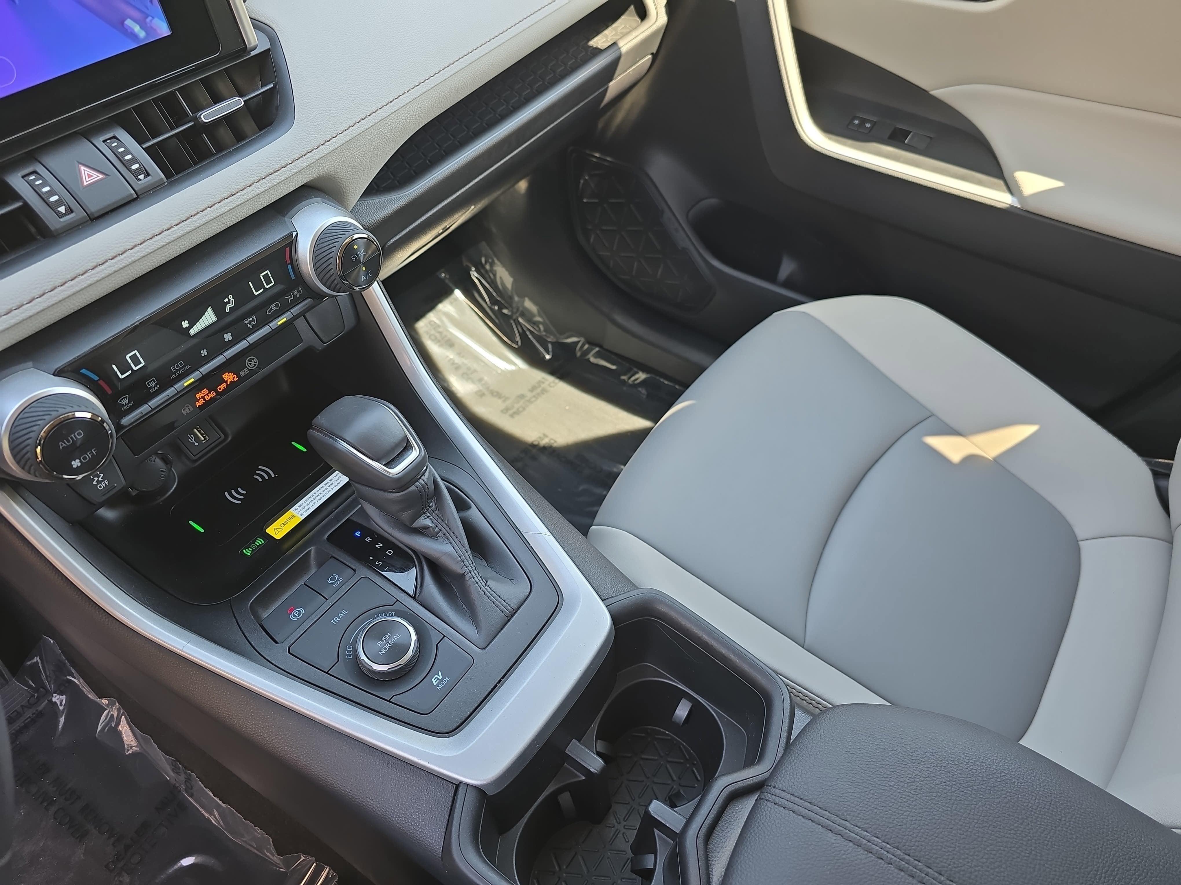 2024 Toyota RAV4 Hybrid Hybrid XLE Premium