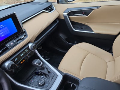 2024 Toyota RAV4 Hybrid Hybrid XLE Premium