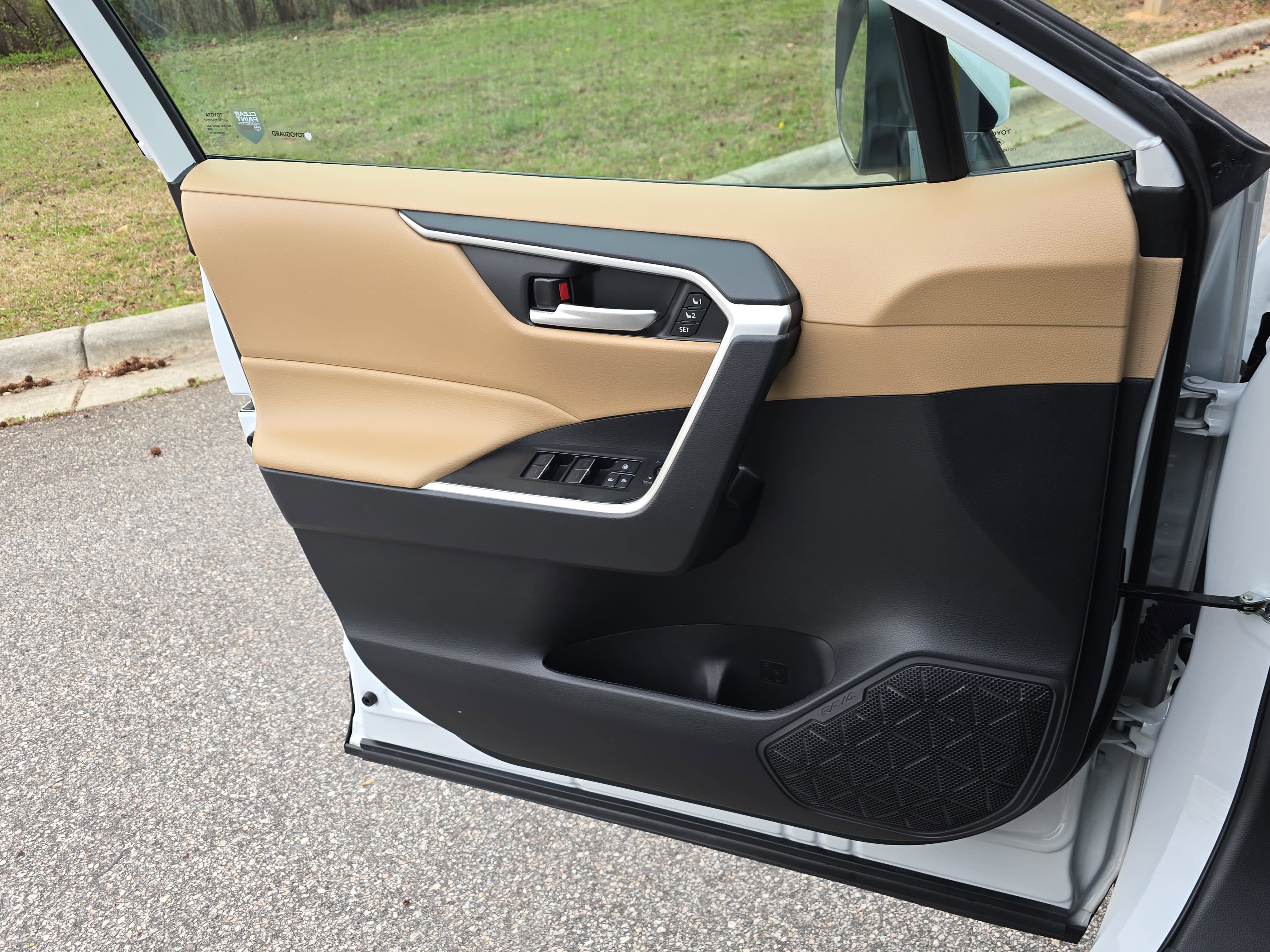 2024 Toyota RAV4 Hybrid Hybrid XLE Premium